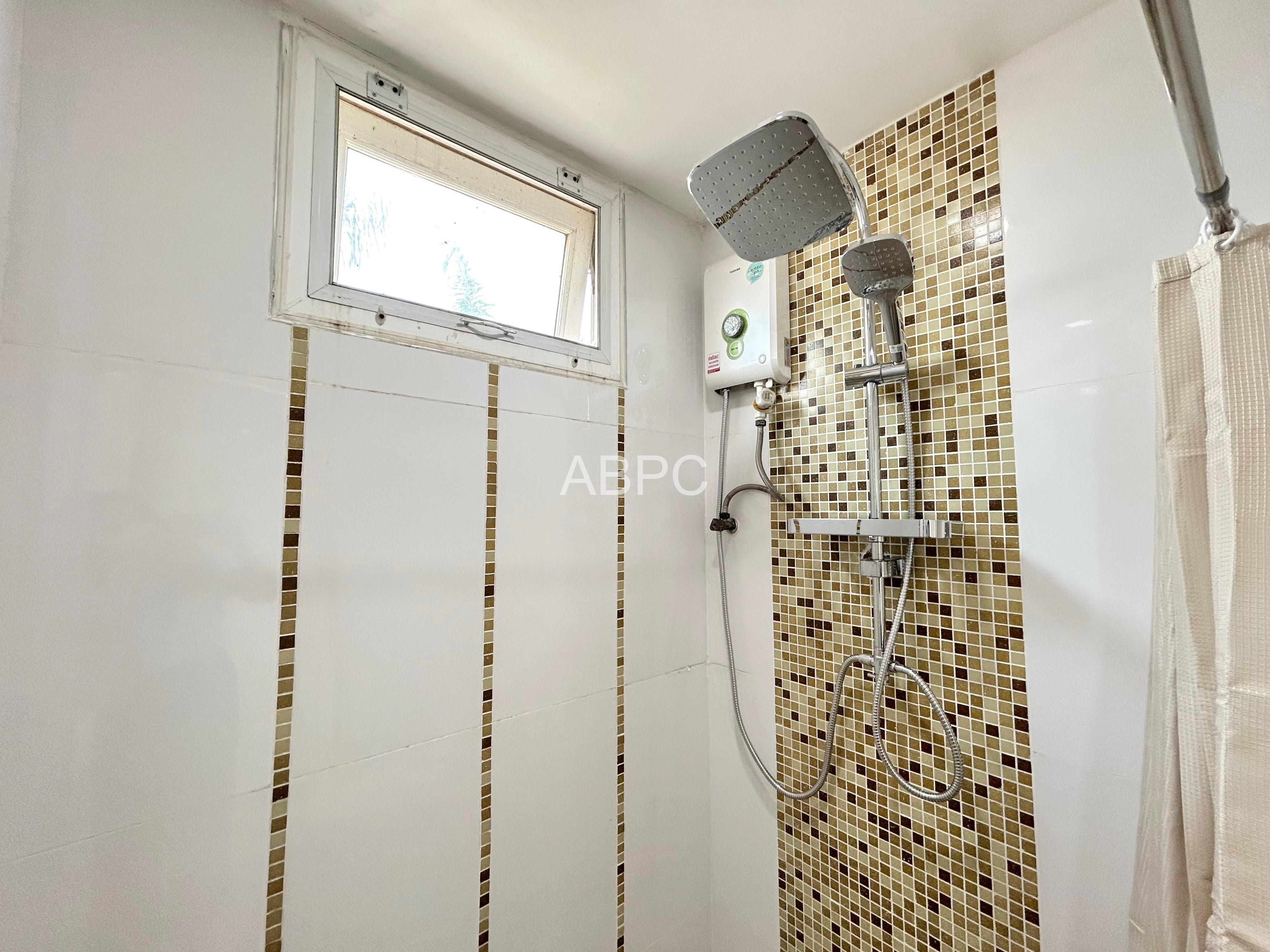 Newly Renovated 2 Bedroom For Sale in Jomtien photo 5