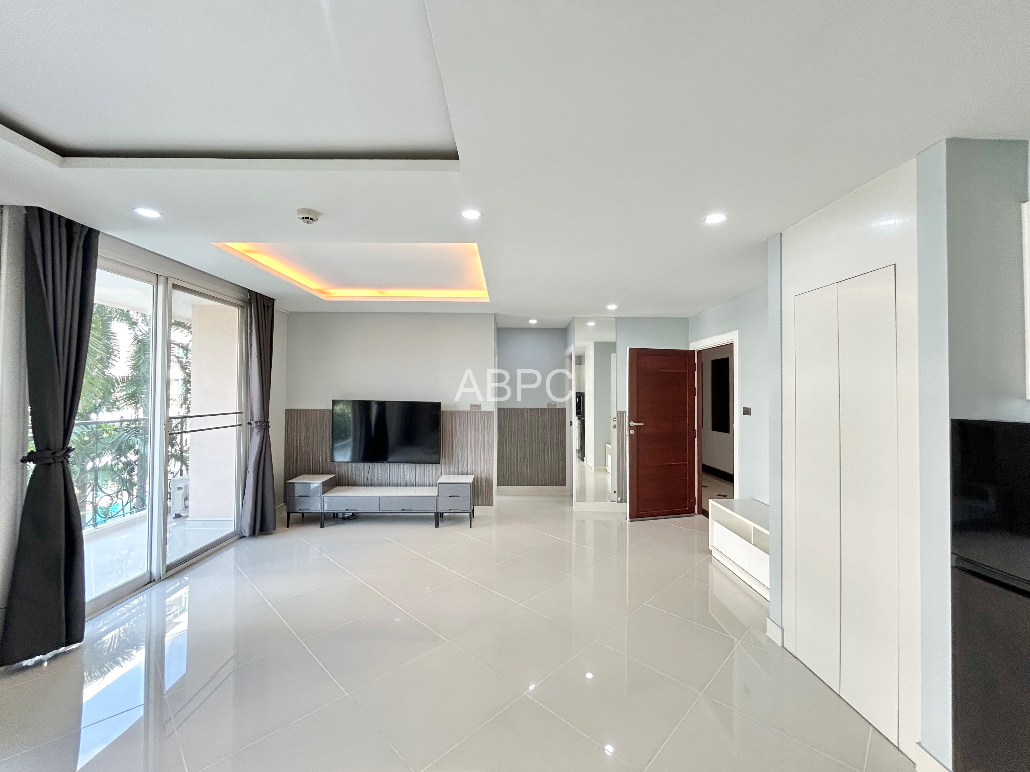 Newly Renovated 2 Bedroom For Sale in Jomtien photo 6