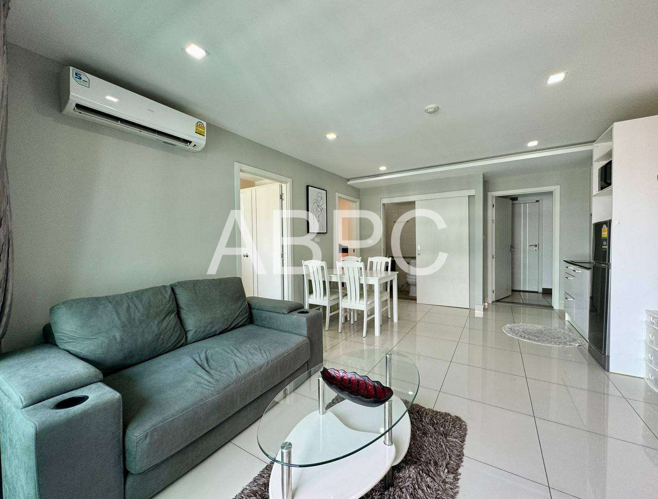 2 Bedrooms 2 Bathrooms in Pratumnak photo 3
