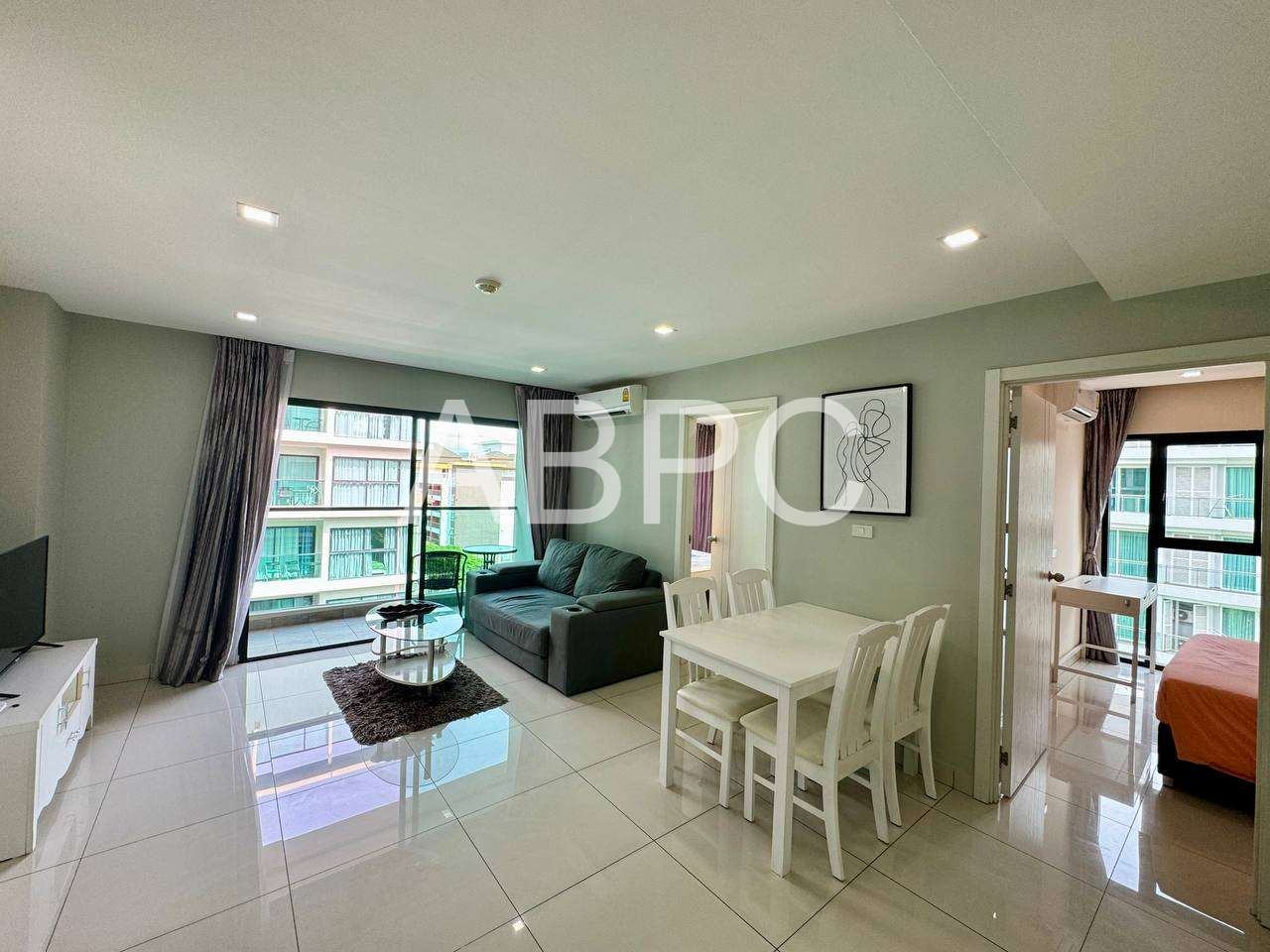 2 Bedrooms 2 Bathrooms in Pratumnak