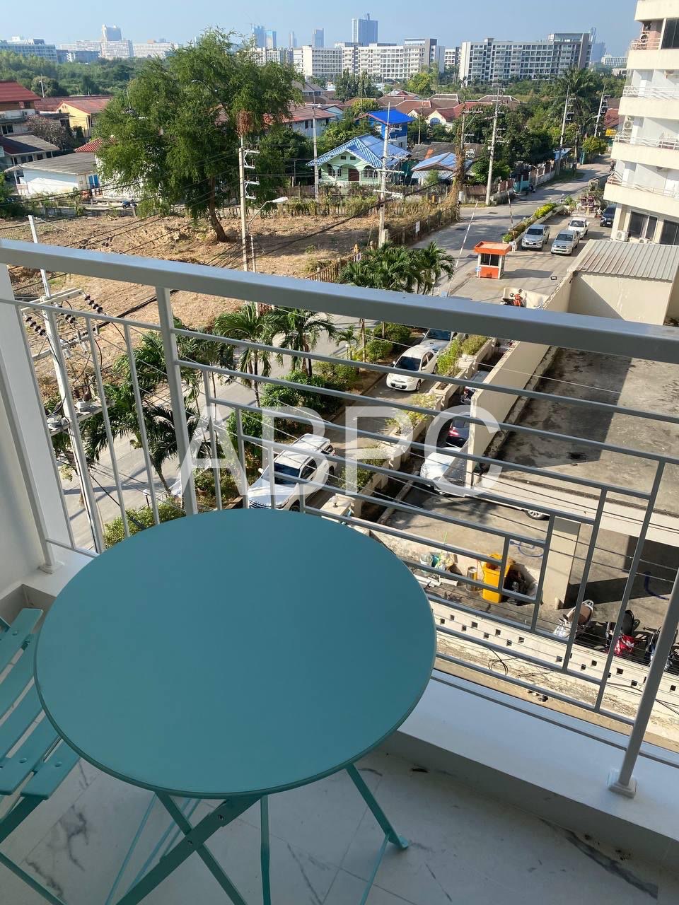 URGENT SALE One Bedroom Condo in Empire photo 5