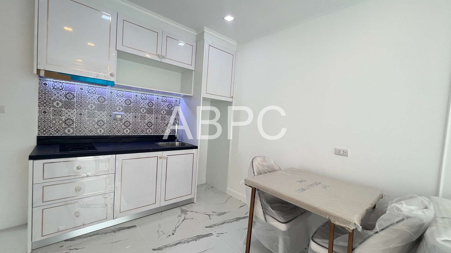 1 Bedroom for Sale in The Empire tower Jomtien photo 3