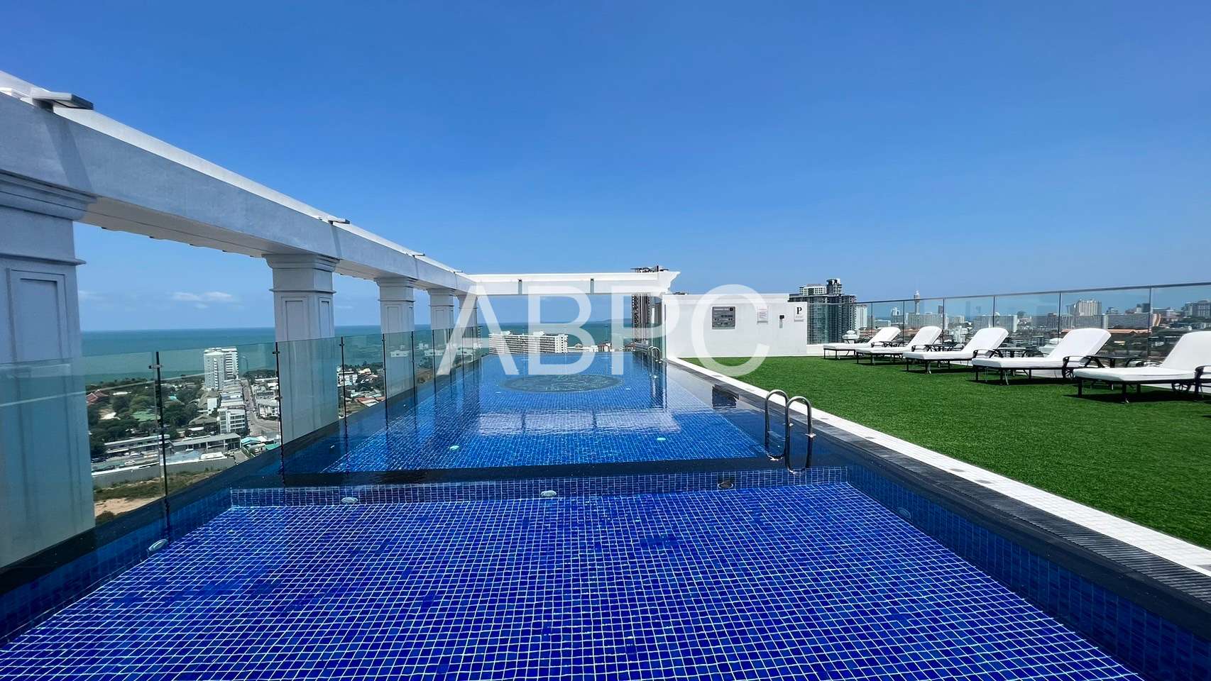 1 Bedroom for Sale in The Empire tower Jomtien