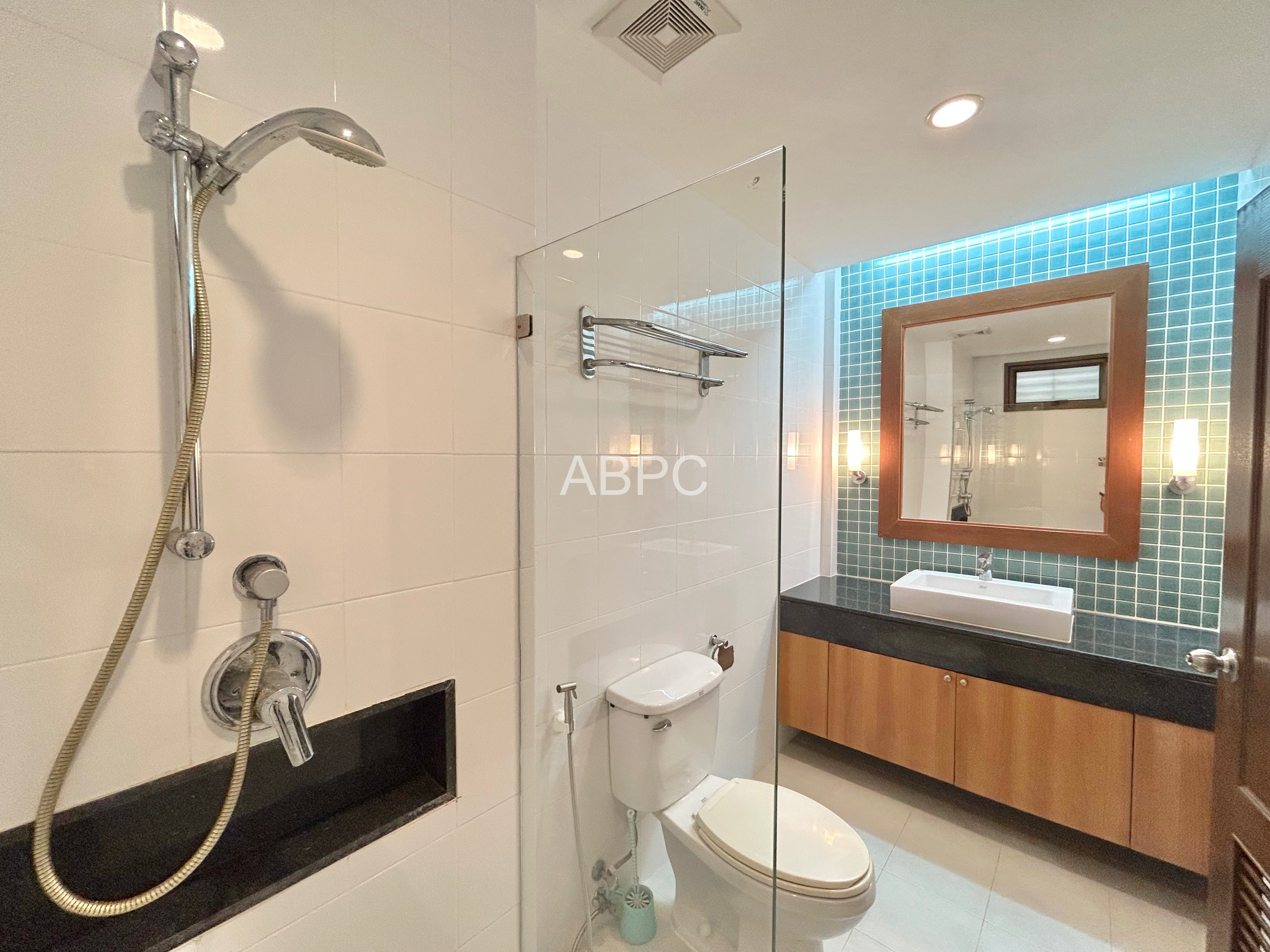 2 Bedroom Condo For Sale - Sunrise Beach Residence photo 4