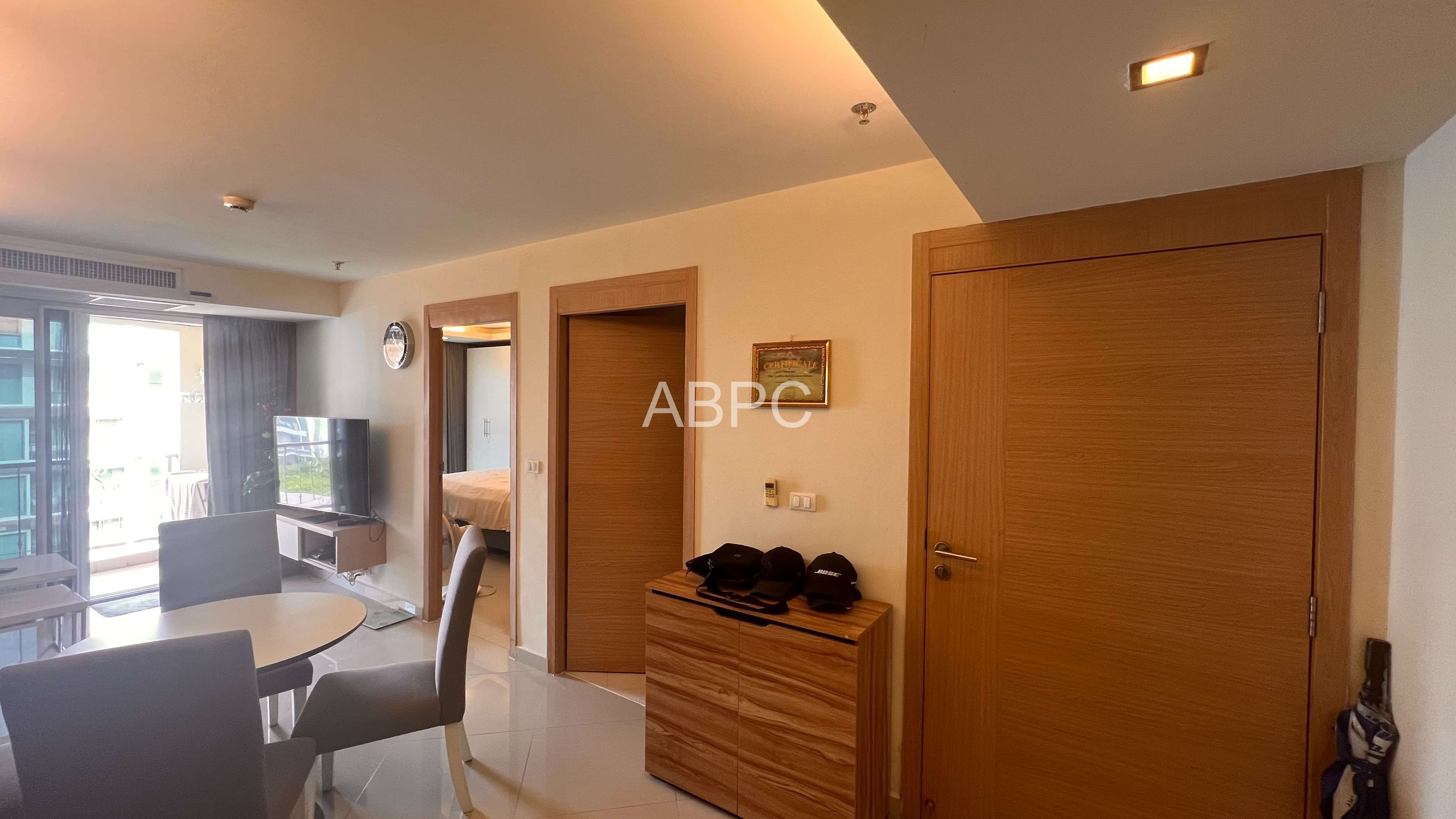 HOT SALE, 1 Bed - 1 Bath Condo in Center Pattaya photo 4