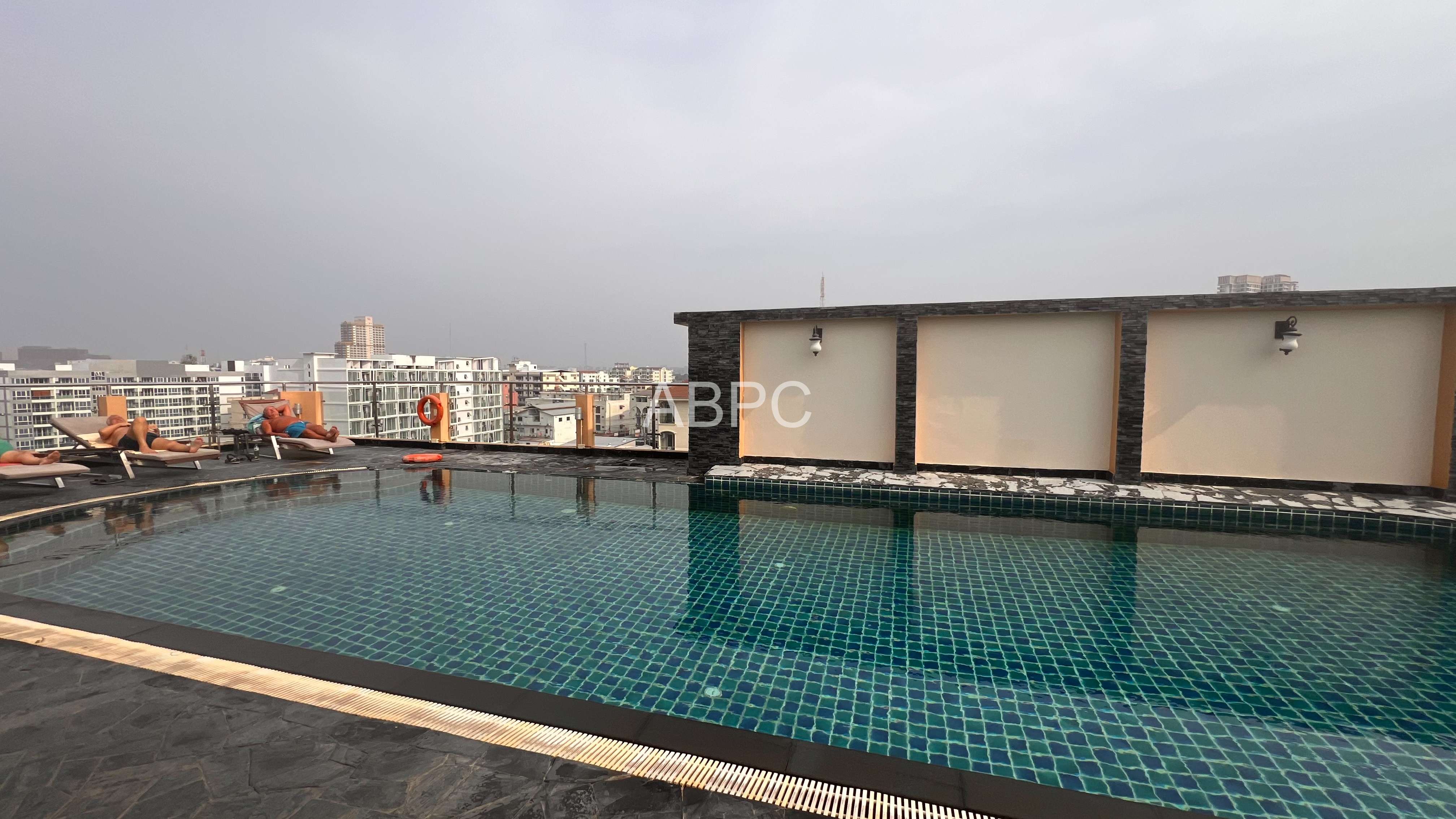 HOT SALE, 1 Bed - 1 Bath Condo in Center Pattaya