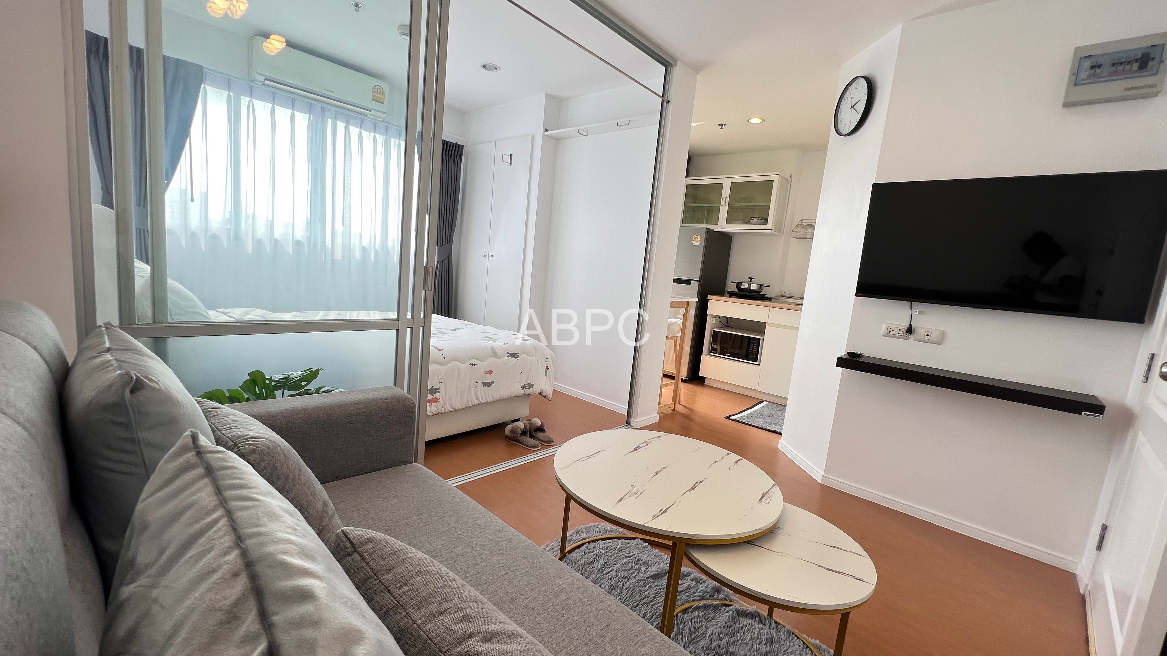 Studio in Naklua - Lumpini Condo Town photo 3