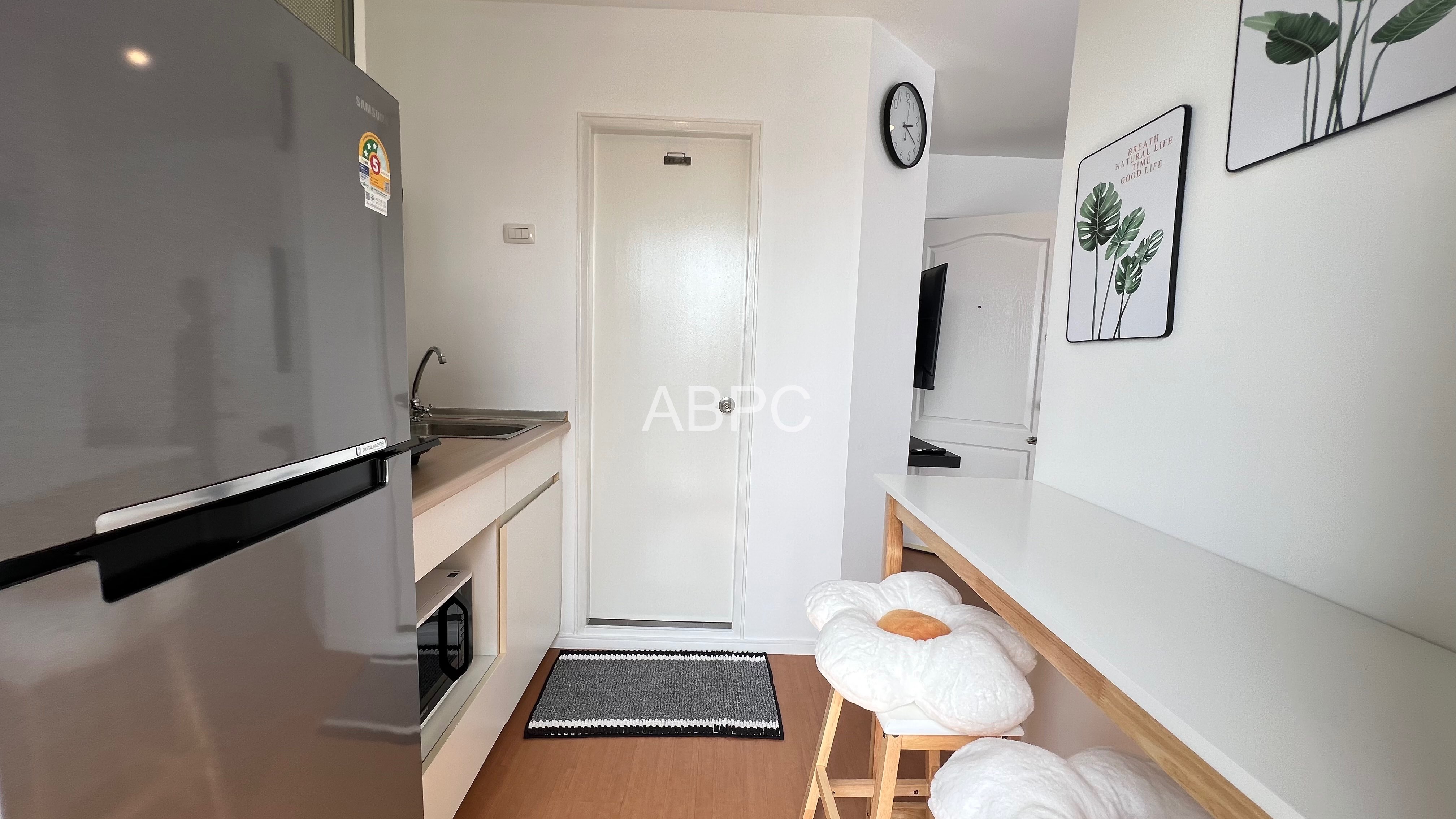 Studio in Naklua - Lumpini Condo Town photo 10