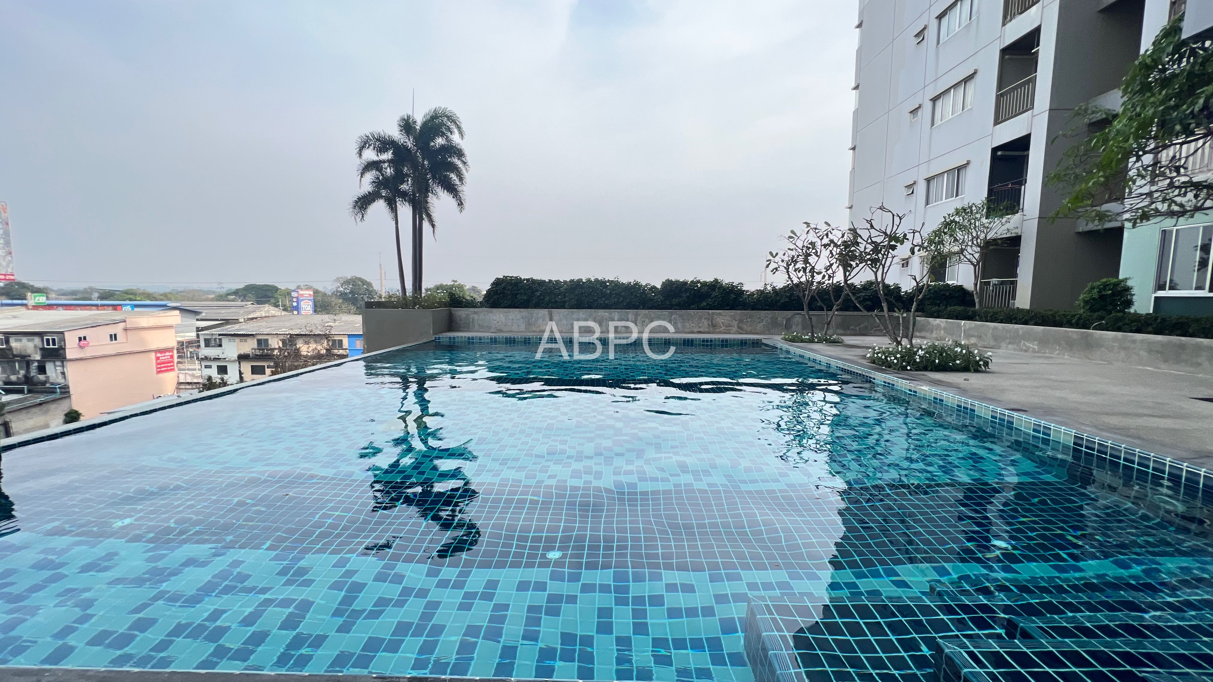 Studio in Naklua - Lumpini Condo Town