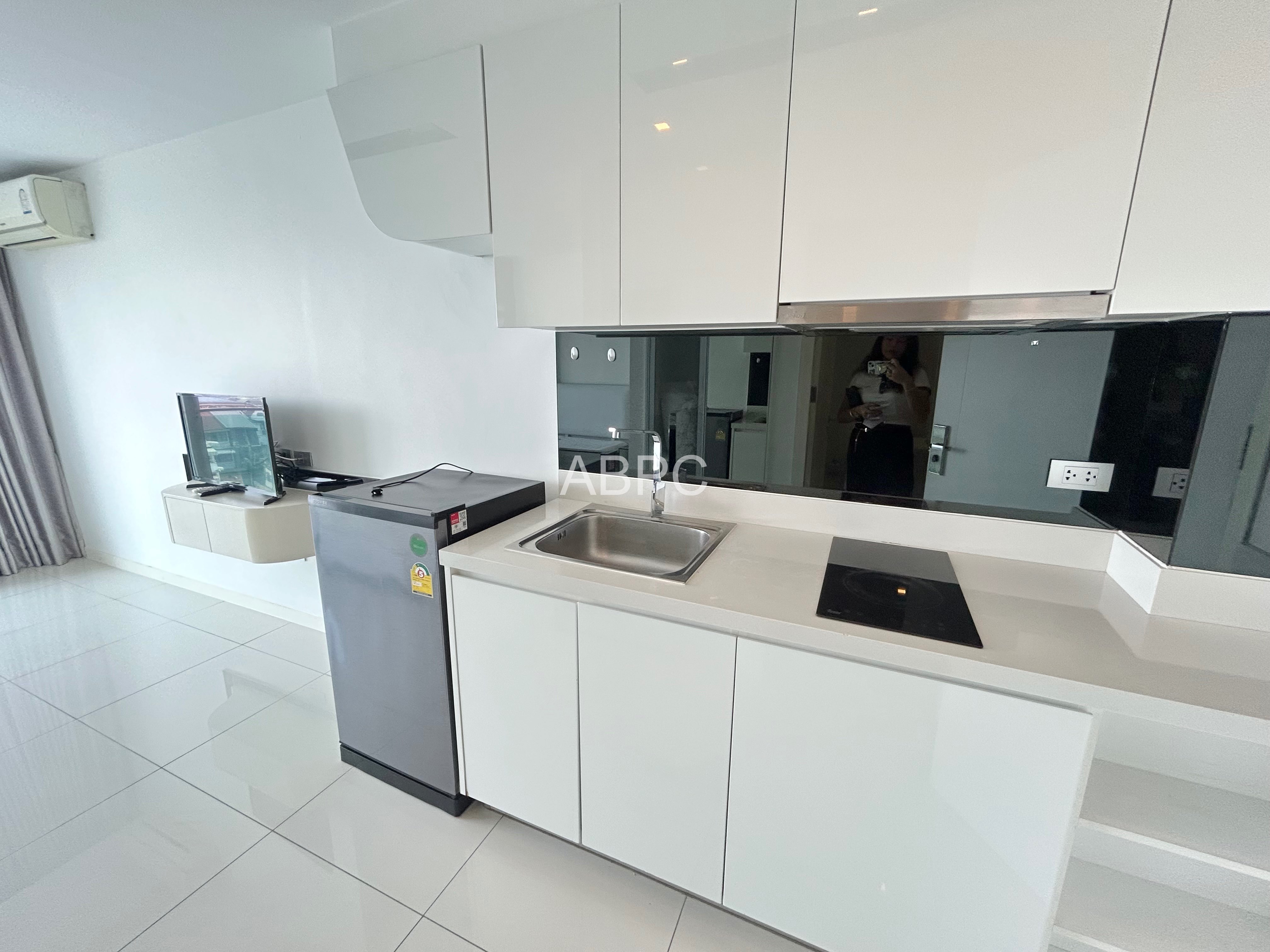 Studio For Rent In City Center Residence photo 4