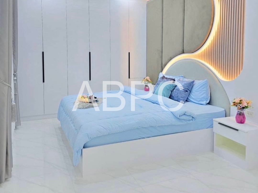 Modern 6 Bed - 6 Bath Pool Villa For Sale photo 6