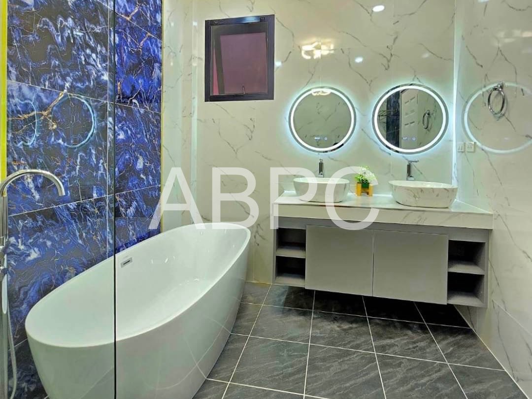 Modern 6 Bed - 6 Bath Pool Villa For Sale photo 4