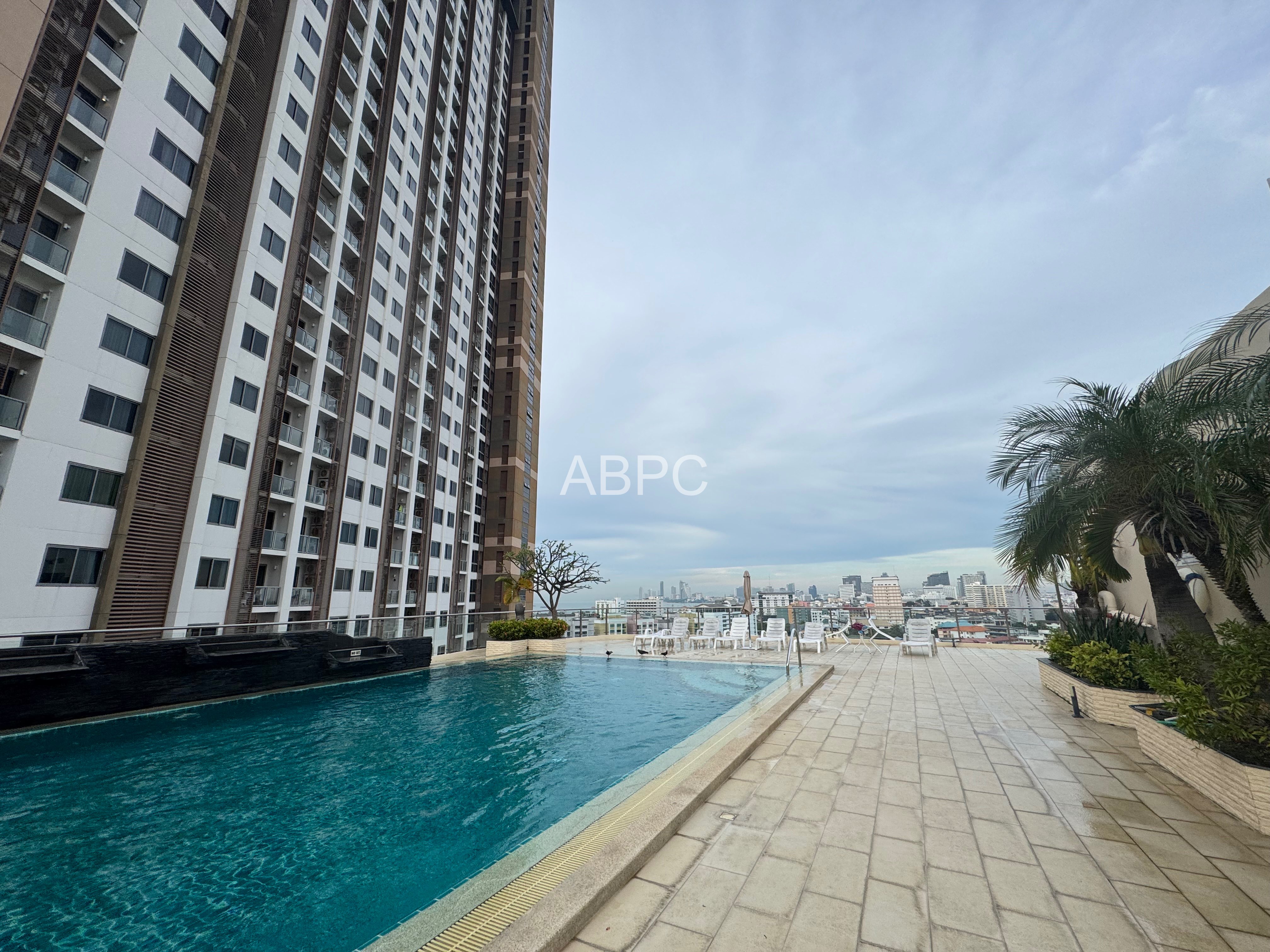 Studio Condo In South Pattaya photo 4