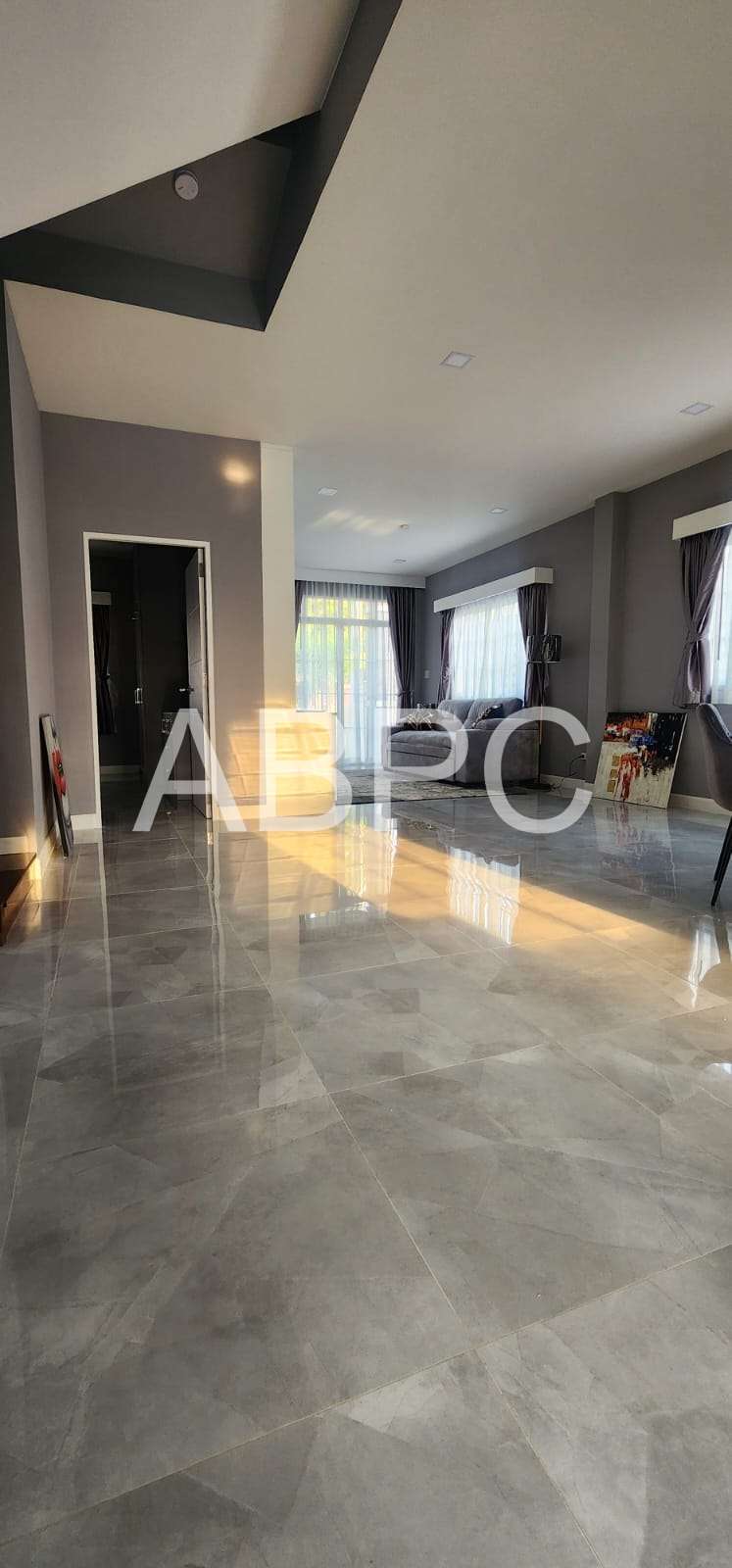 Brand New 3 Bed 3 Bath House in East Pattaya - Lake Side Court photo 2