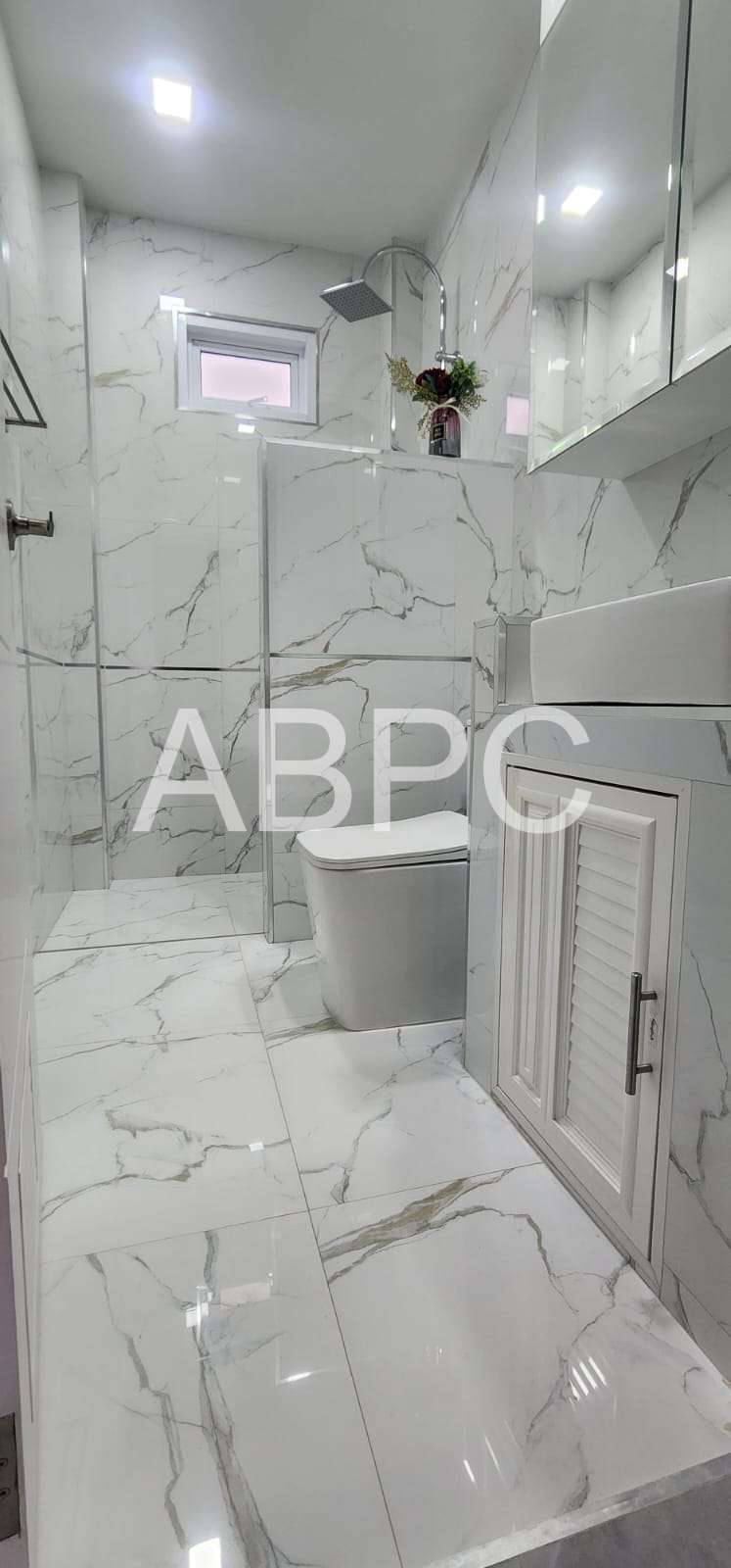 Brand New 3 Bed 3 Bath House in East Pattaya - Lake Side Court photo 3