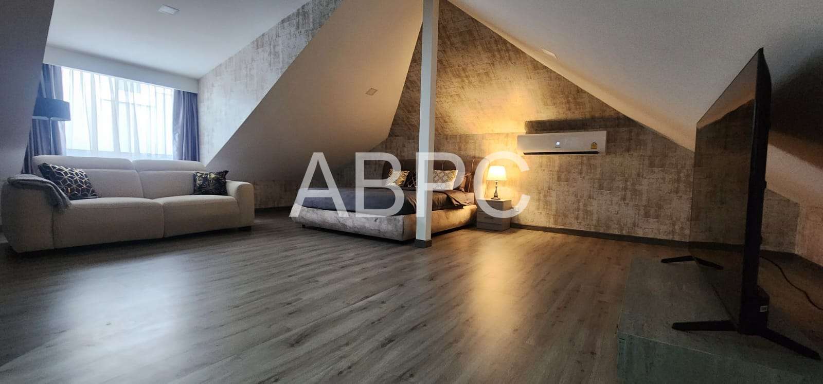 Brand New 3 Bed 3 Bath House in East Pattaya - Lake Side Court photo 11