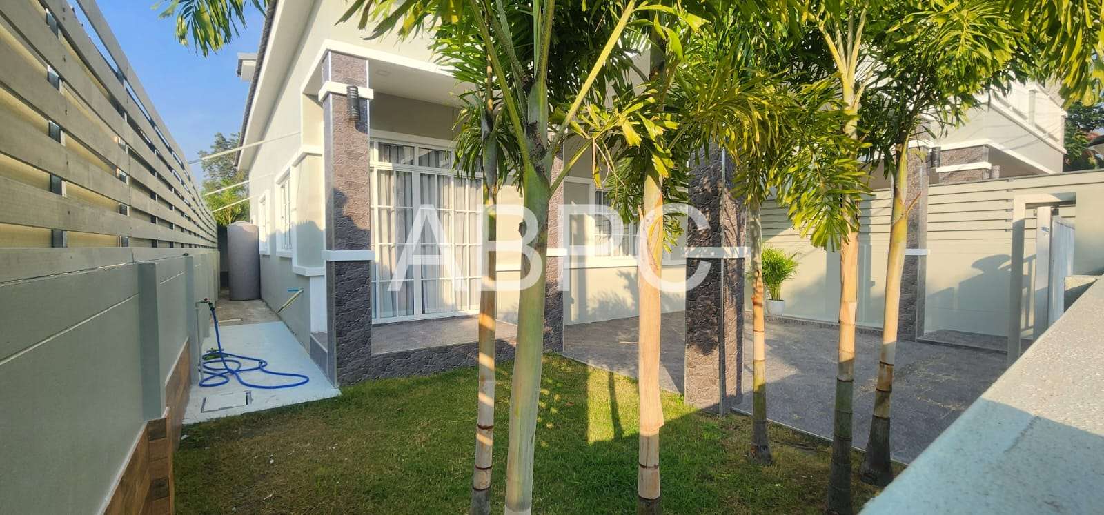 Brand New 3 Bed 3 Bath House in East Pattaya - Lake Side Court photo 13