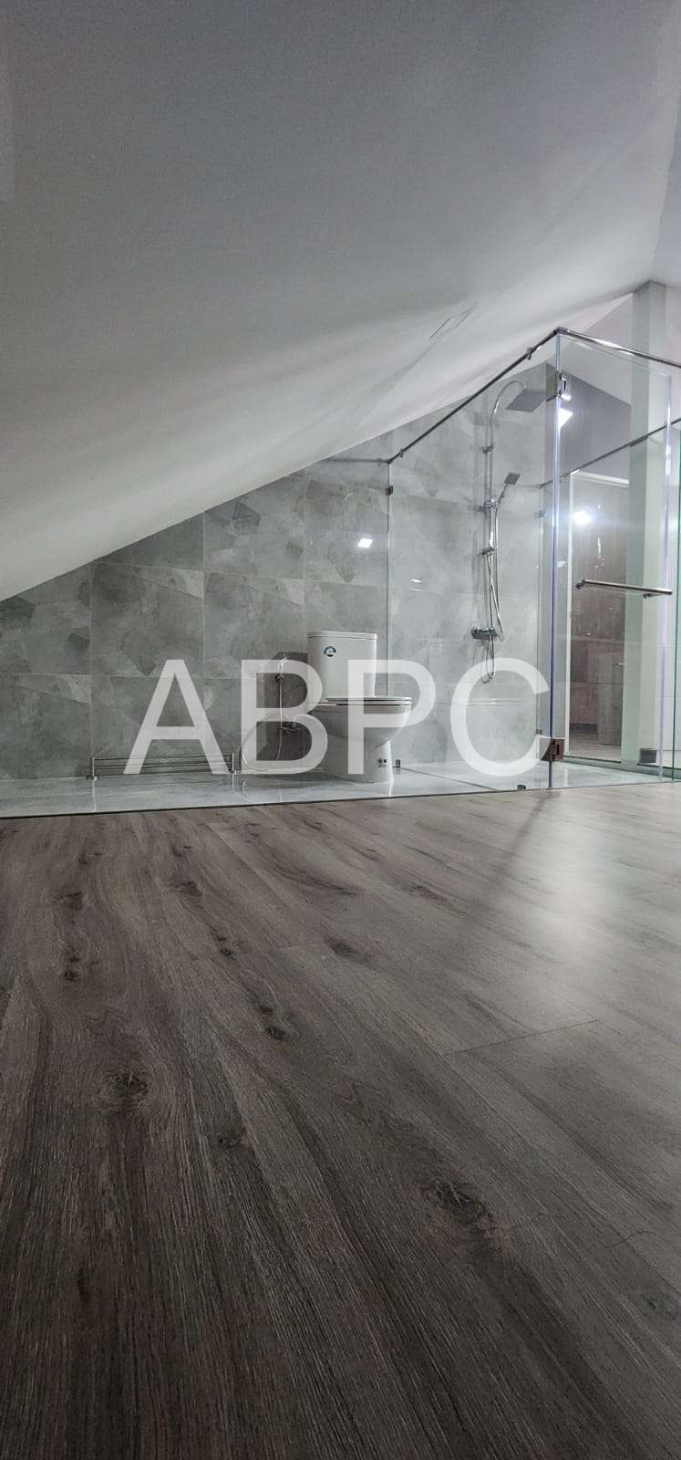 Brand New 3 Bed 3 Bath House in East Pattaya - Lake Side Court photo 14