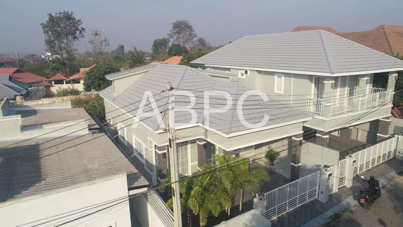 Brand New 3 Bed 3 Bath House in East Pattaya - Lake Side Court