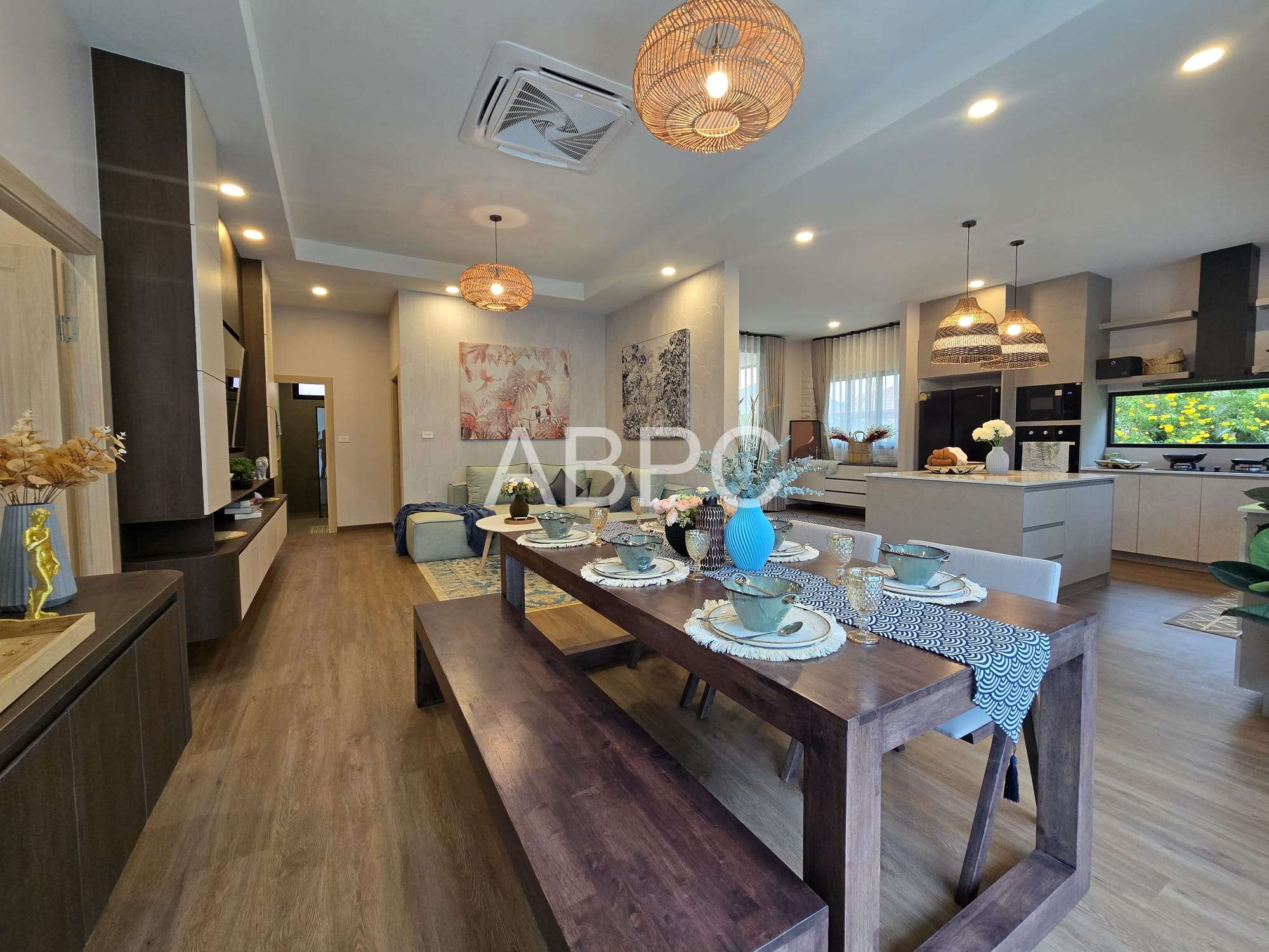 JUST IN Stunning Private Pool House for Sale photo 15