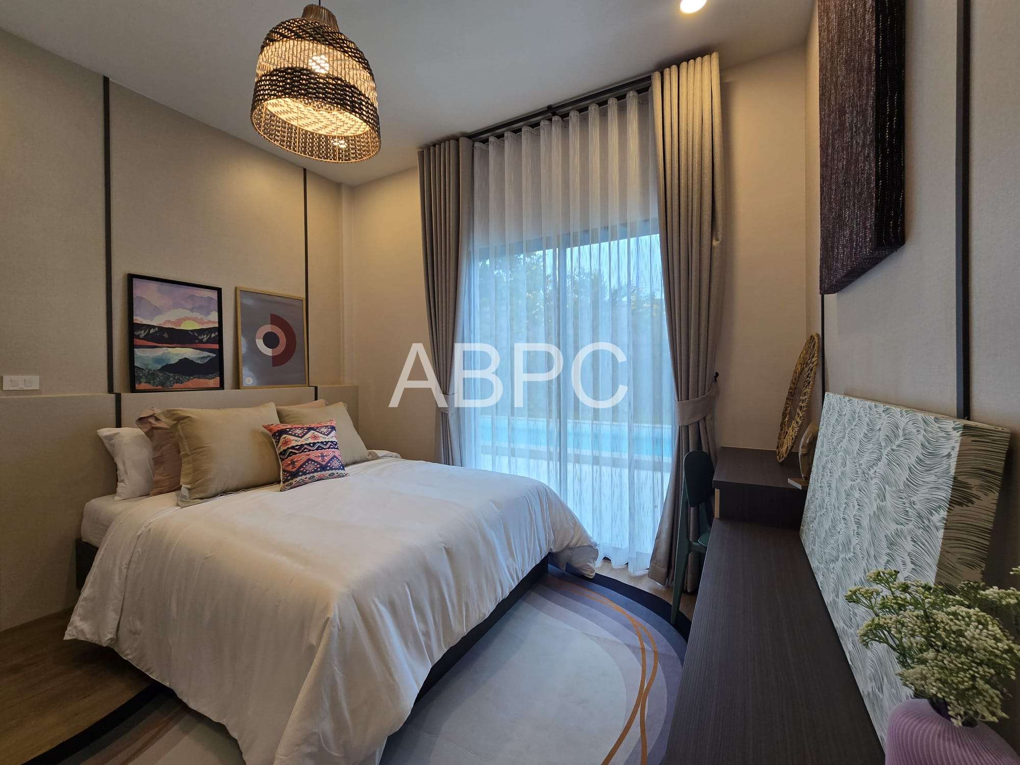 JUST IN Stunning Private Pool House for Sale photo 9