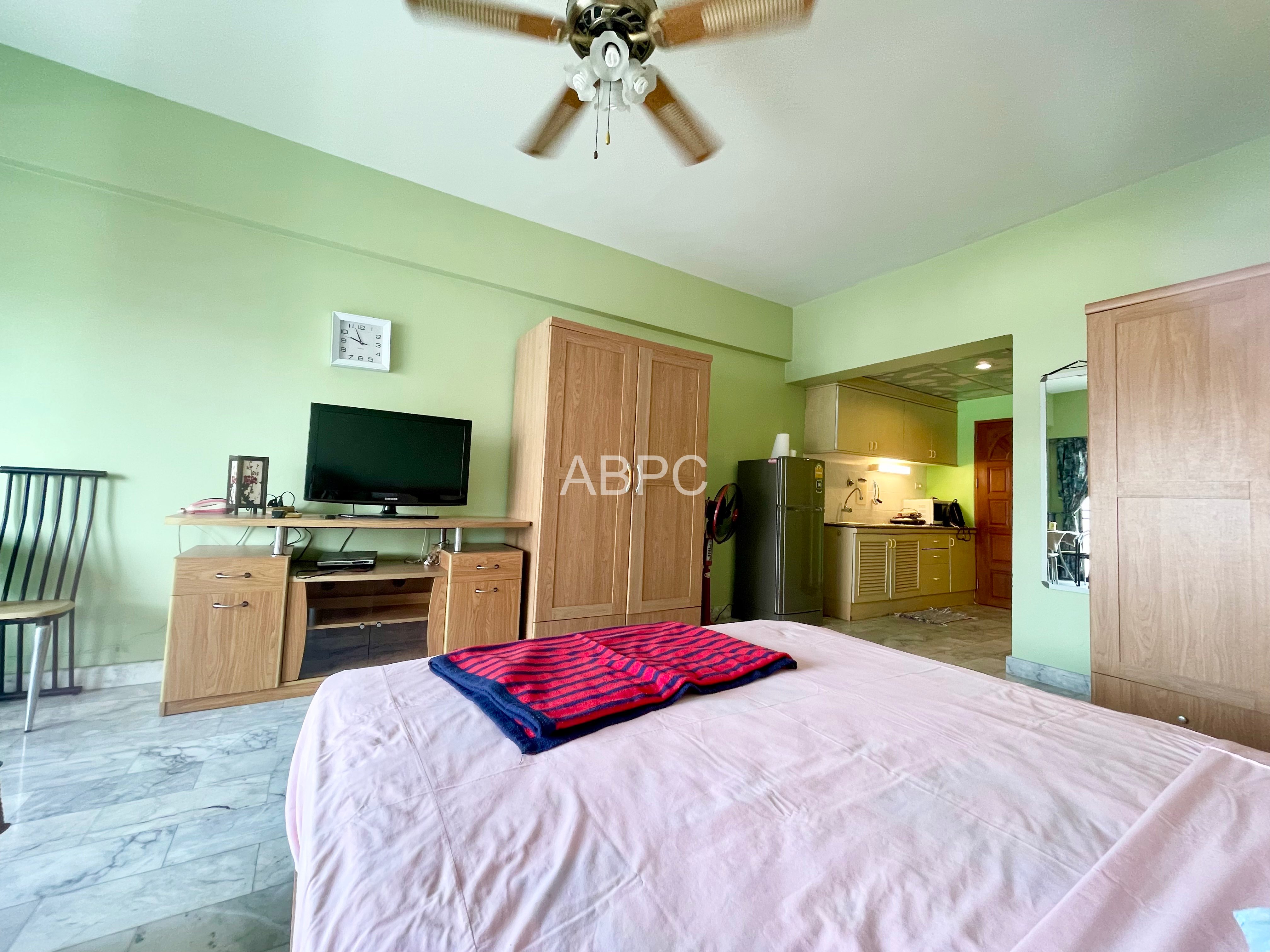 Studio Condo in Central Pattaya photo 4