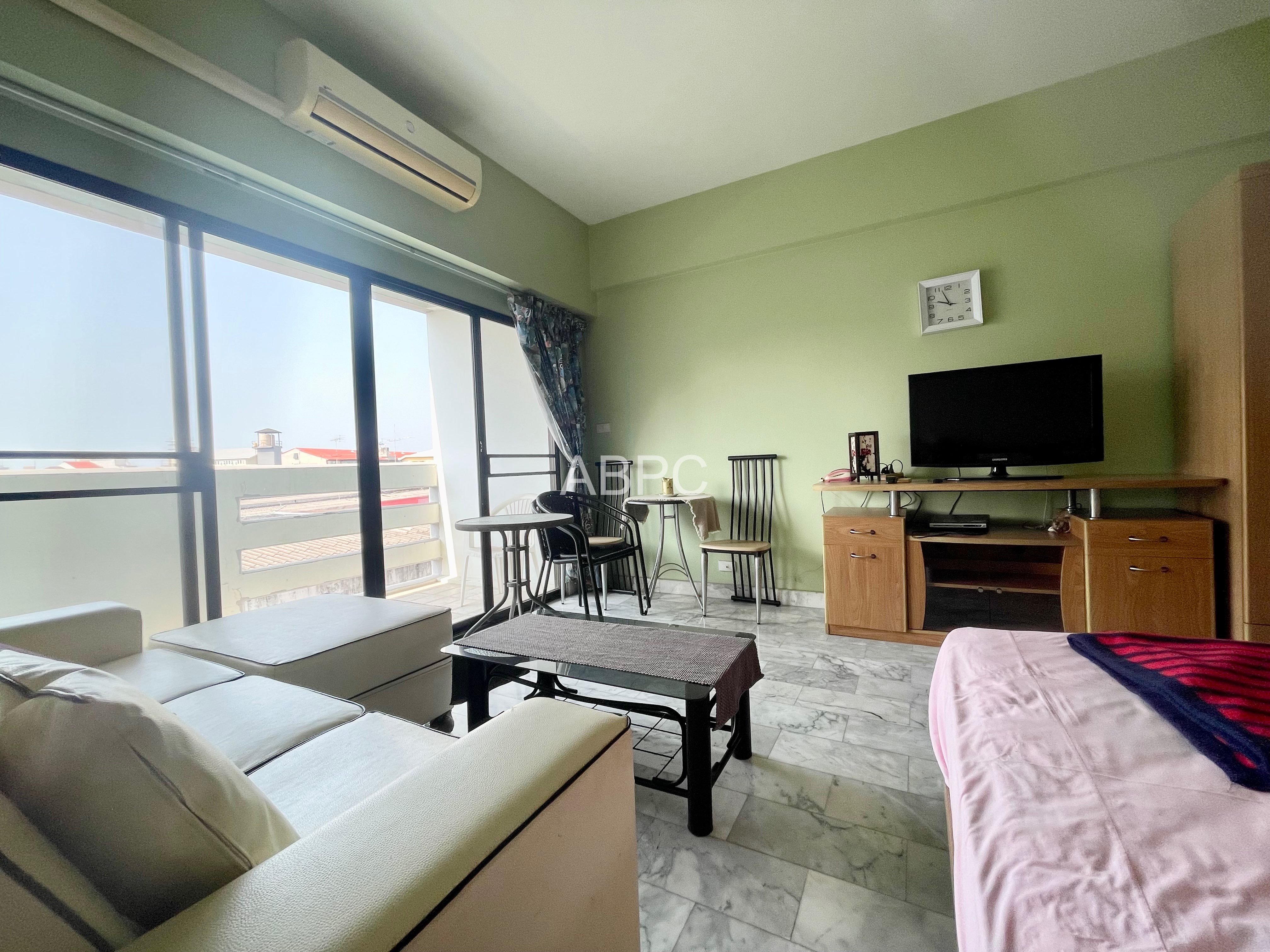 Studio Condo in Central Pattaya photo 5