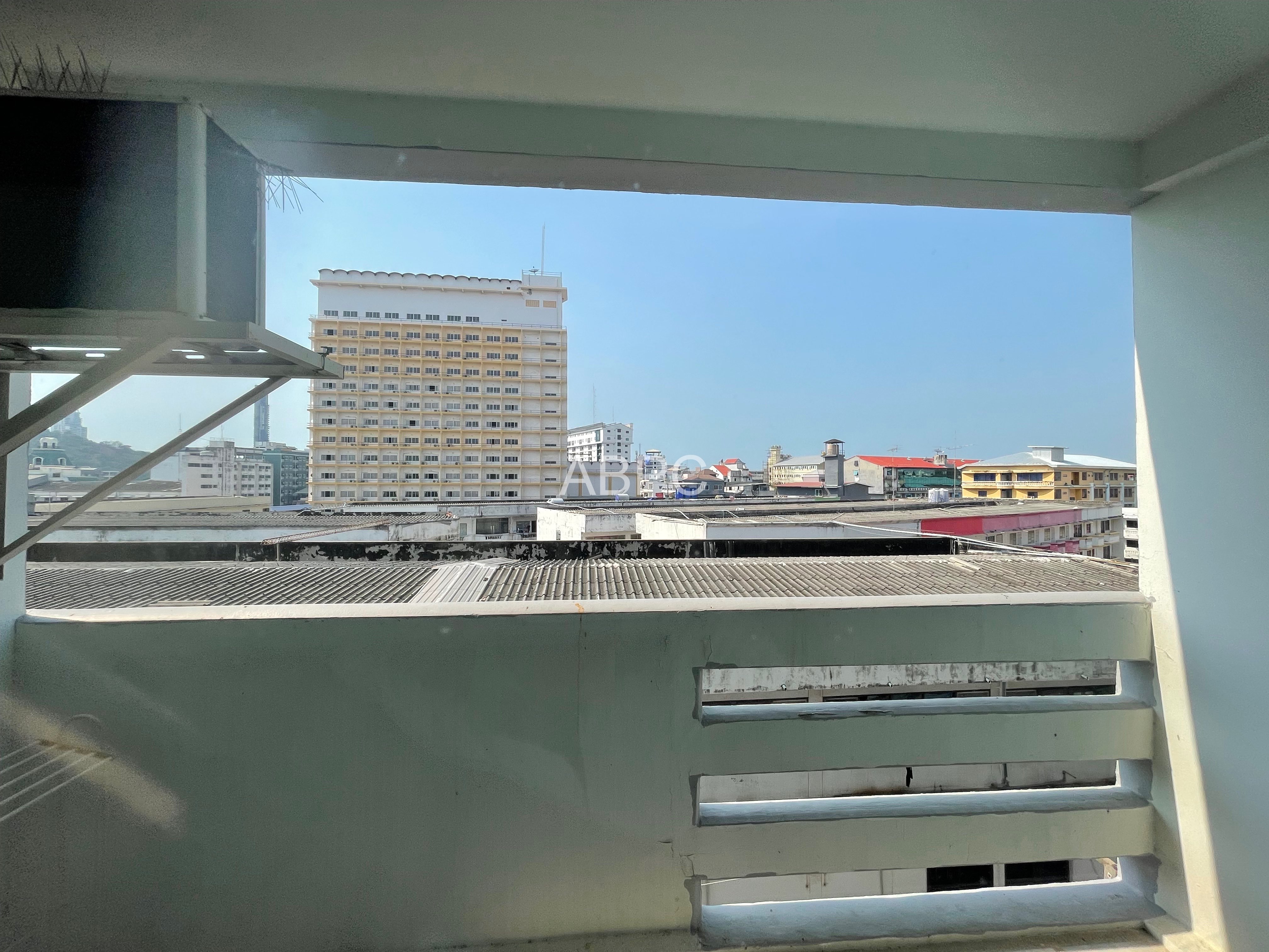 Studio Condo in Central Pattaya photo 11