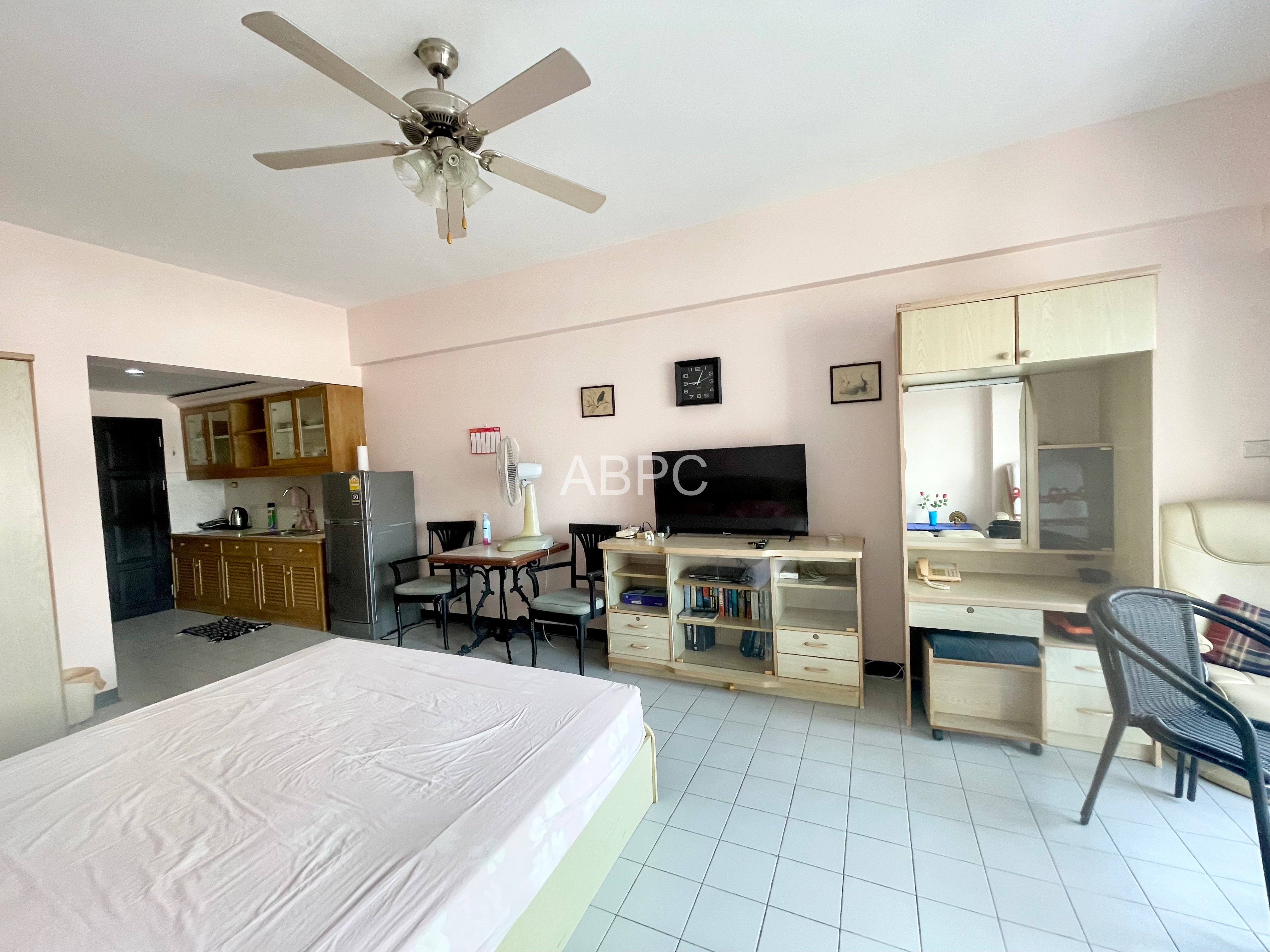 Studio Condo in Central Pattaya photo 4