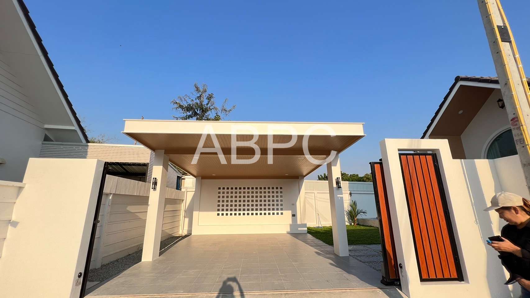 3 Bed 4 Bath Pool Villa in East Pattaya photo 3