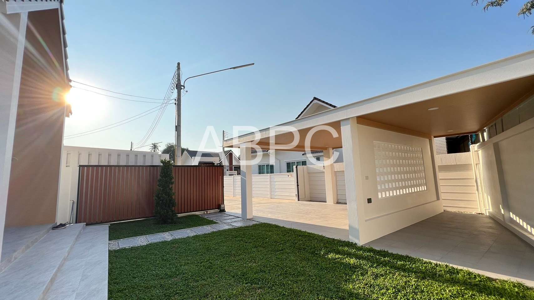 3 Bed 4 Bath Pool Villa in East Pattaya photo 4