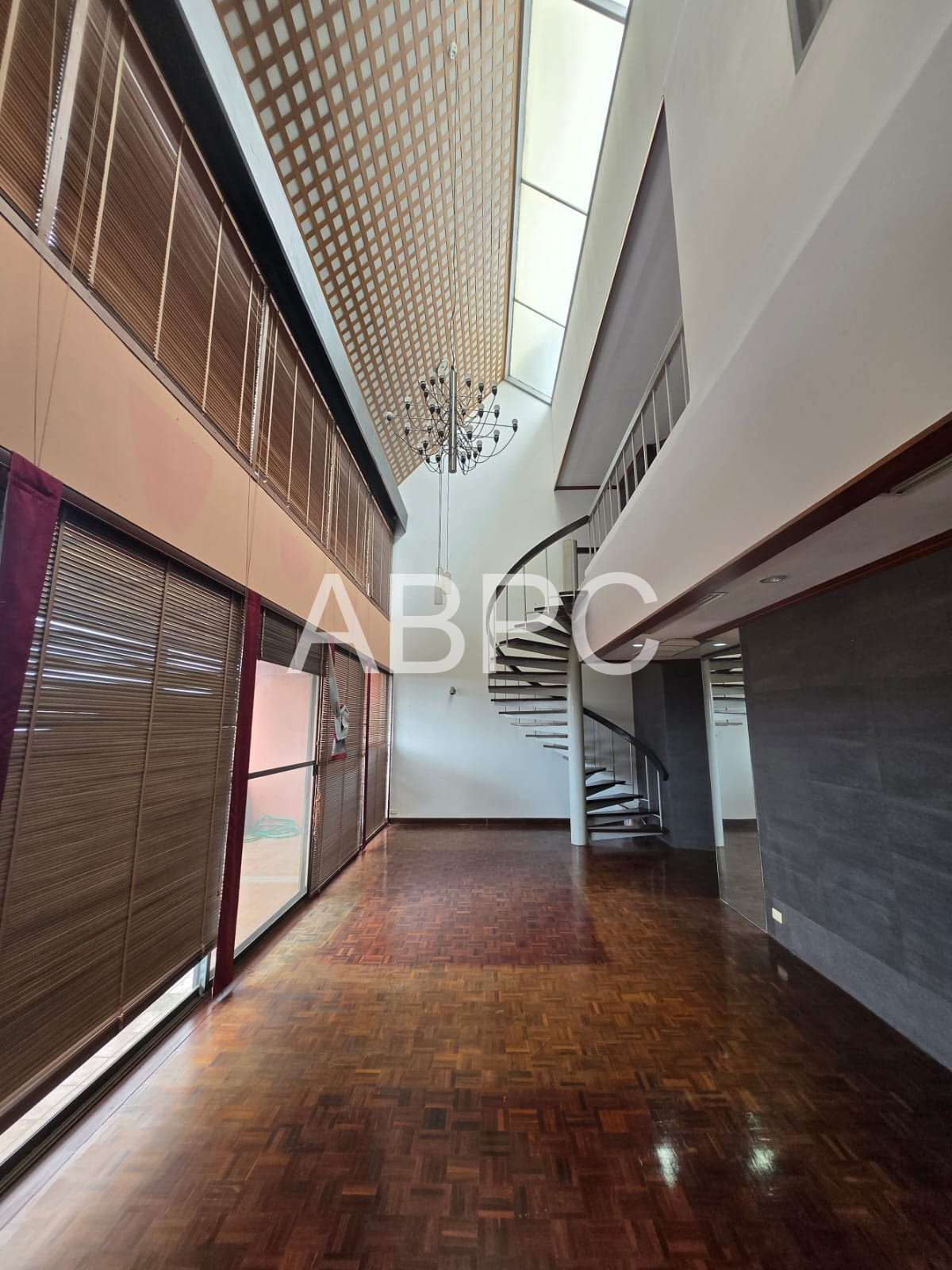 Ocean & City View Duplex 3 Bed 2 Bath Condo in Jomtien photo 9