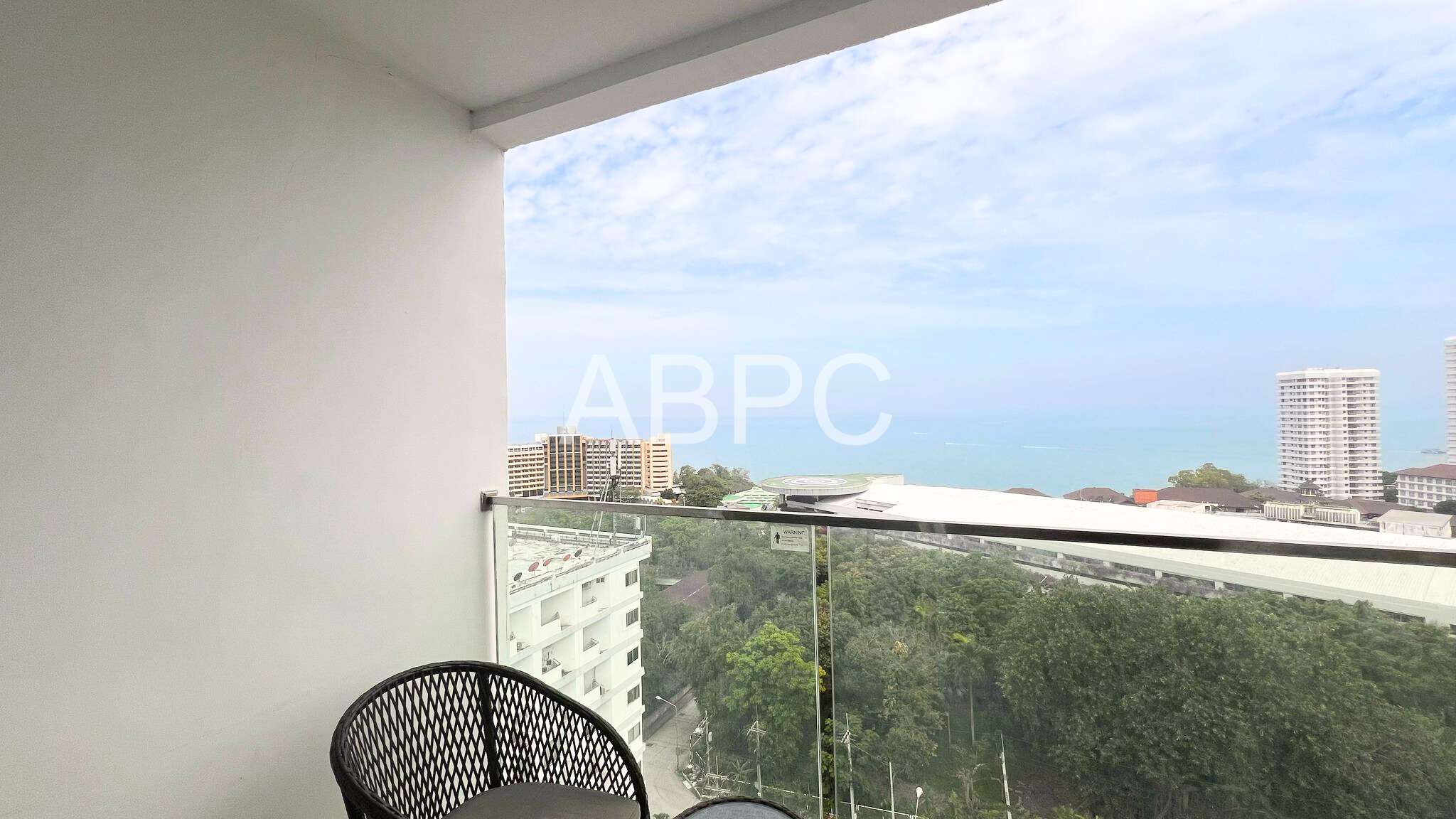 Seaview Modern Condo for Sale in Pratumnak