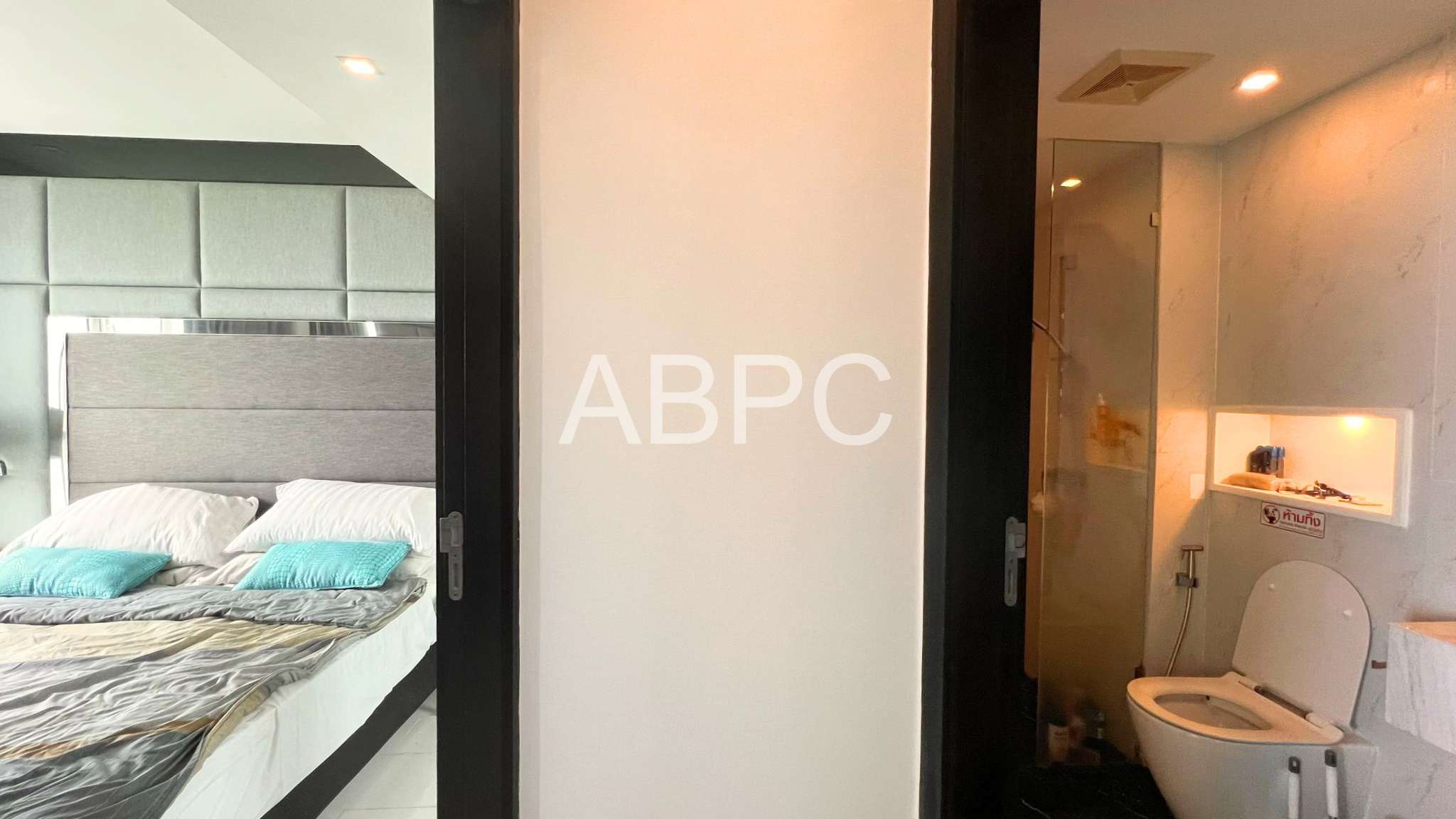 Seaview Modern Condo for Sale in Pratumnak photo 7