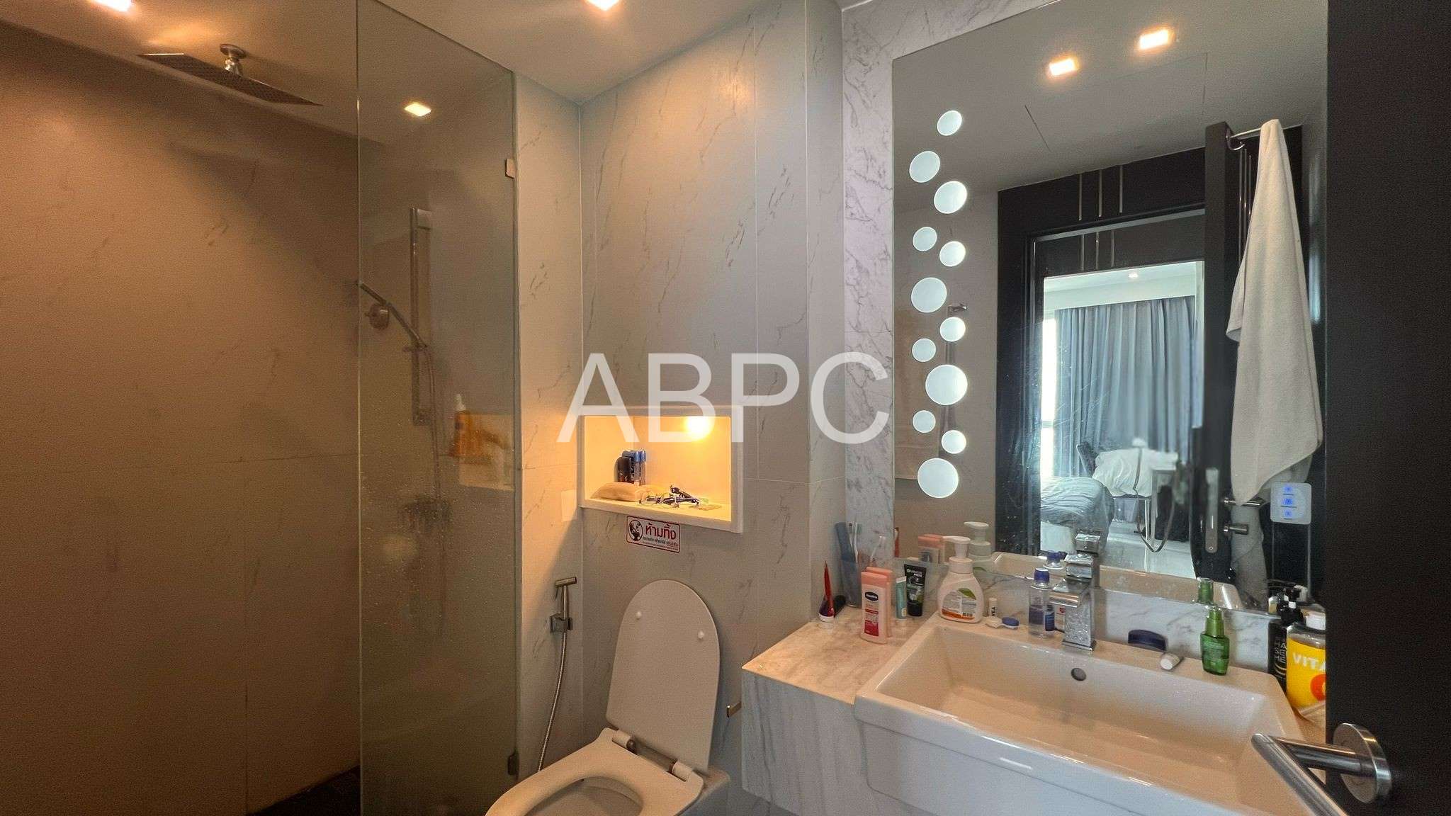 Seaview Modern Condo for Sale in Pratumnak photo 8