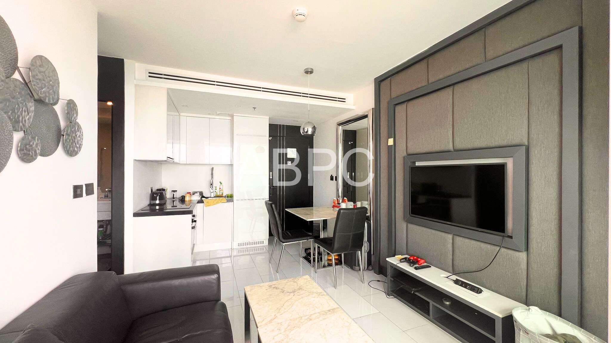 Seaview Modern Condo for Sale in Pratumnak photo 10