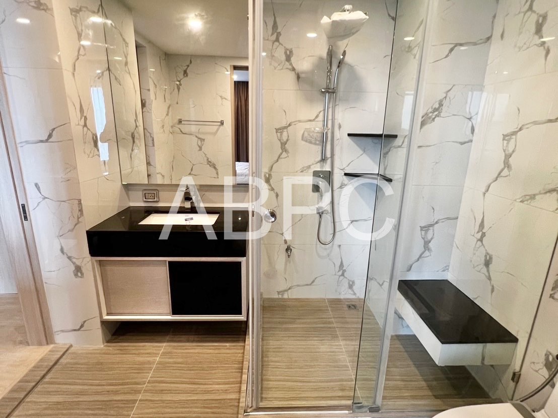 Luxury Condo For Sale in Prahtamnak photo 2