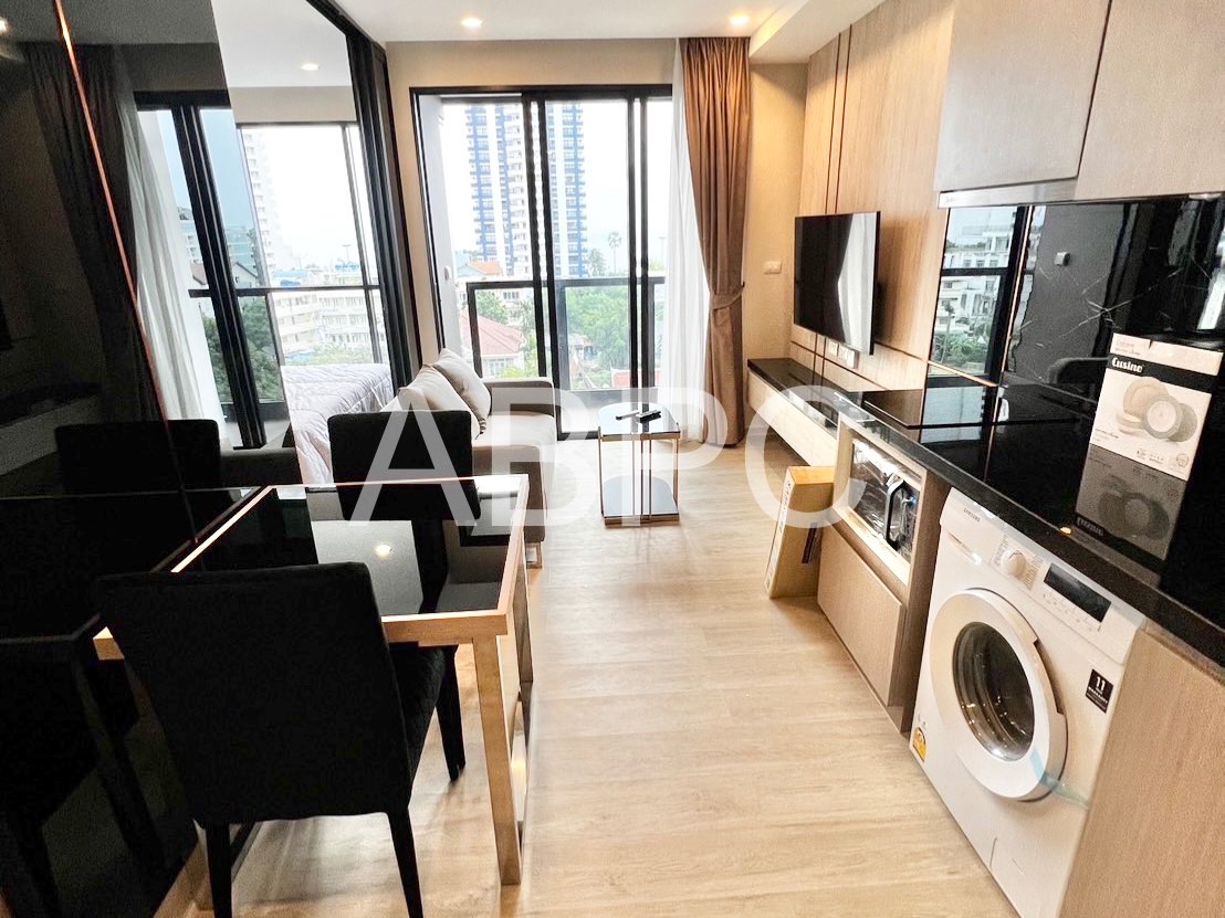 Luxury Condo For Sale in Prahtamnak photo 5