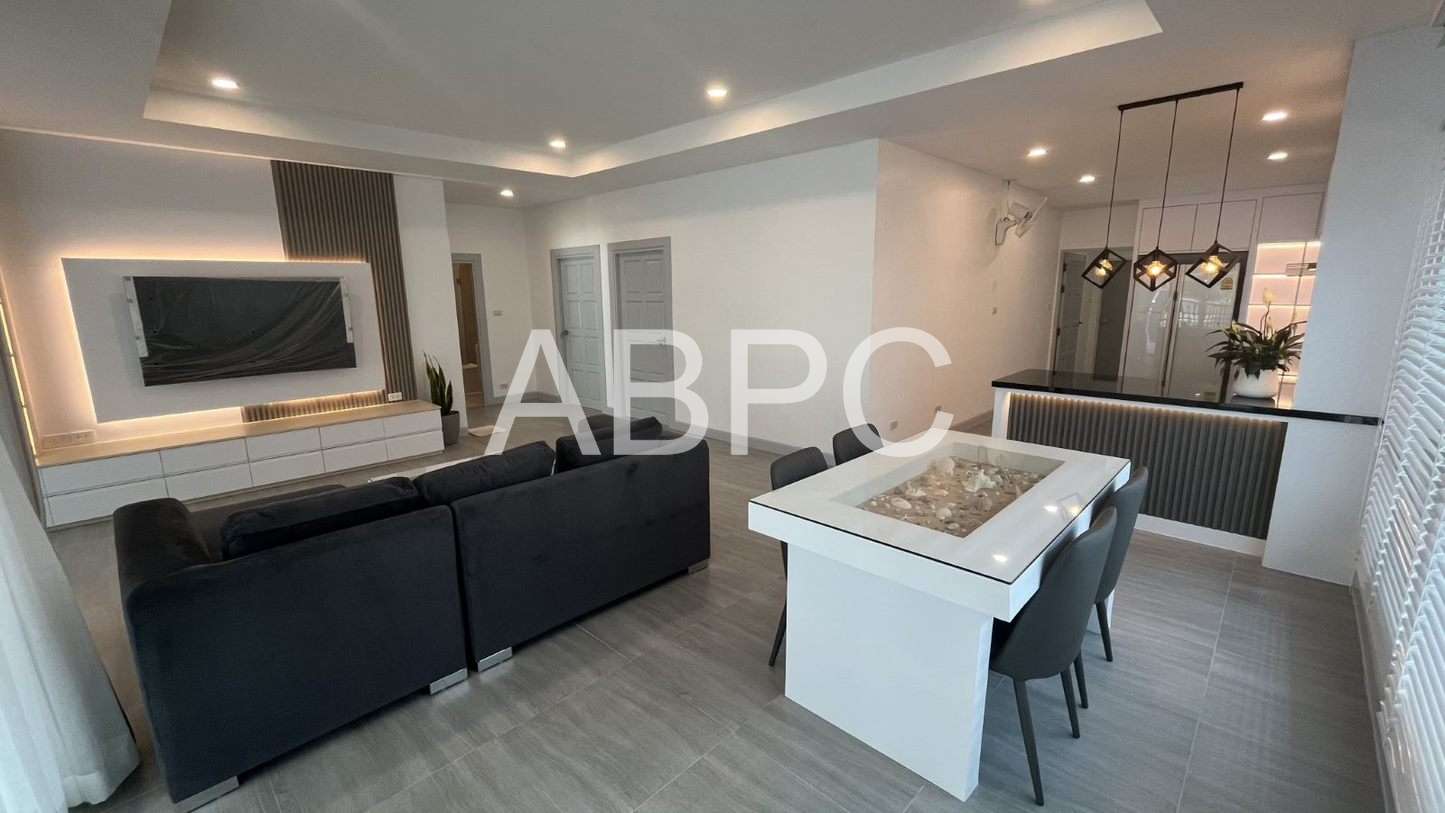 Fully Renovated 3 Bed 2 Bath Pool Villa in Huay Yai photo 2