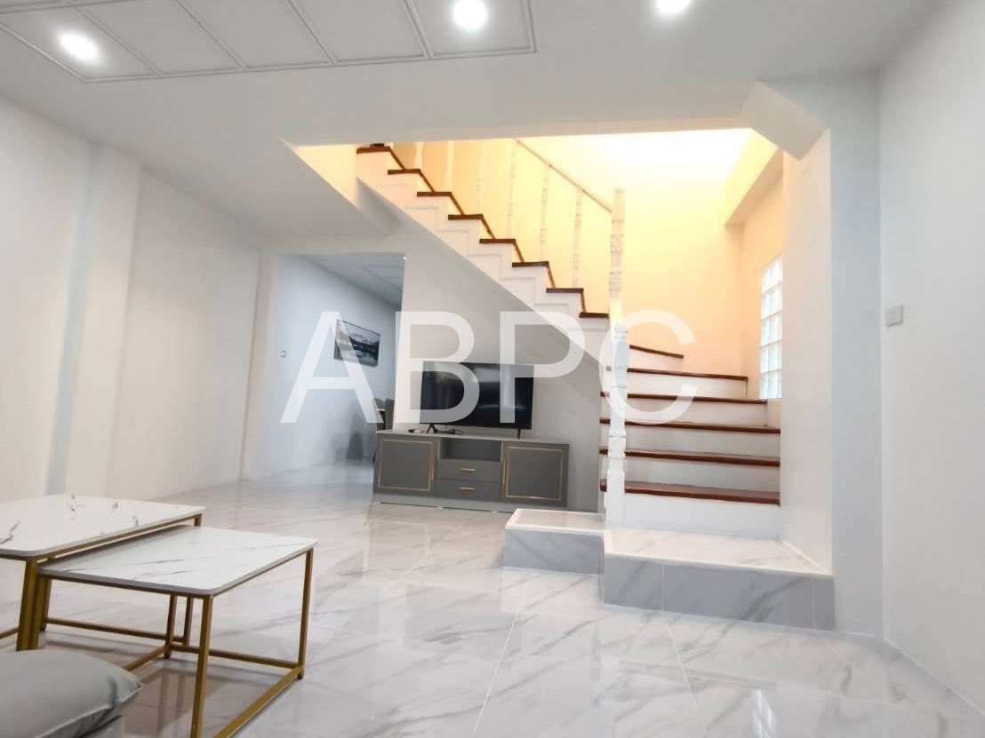 Townhouse For Sale In Prahtamnak photo 12