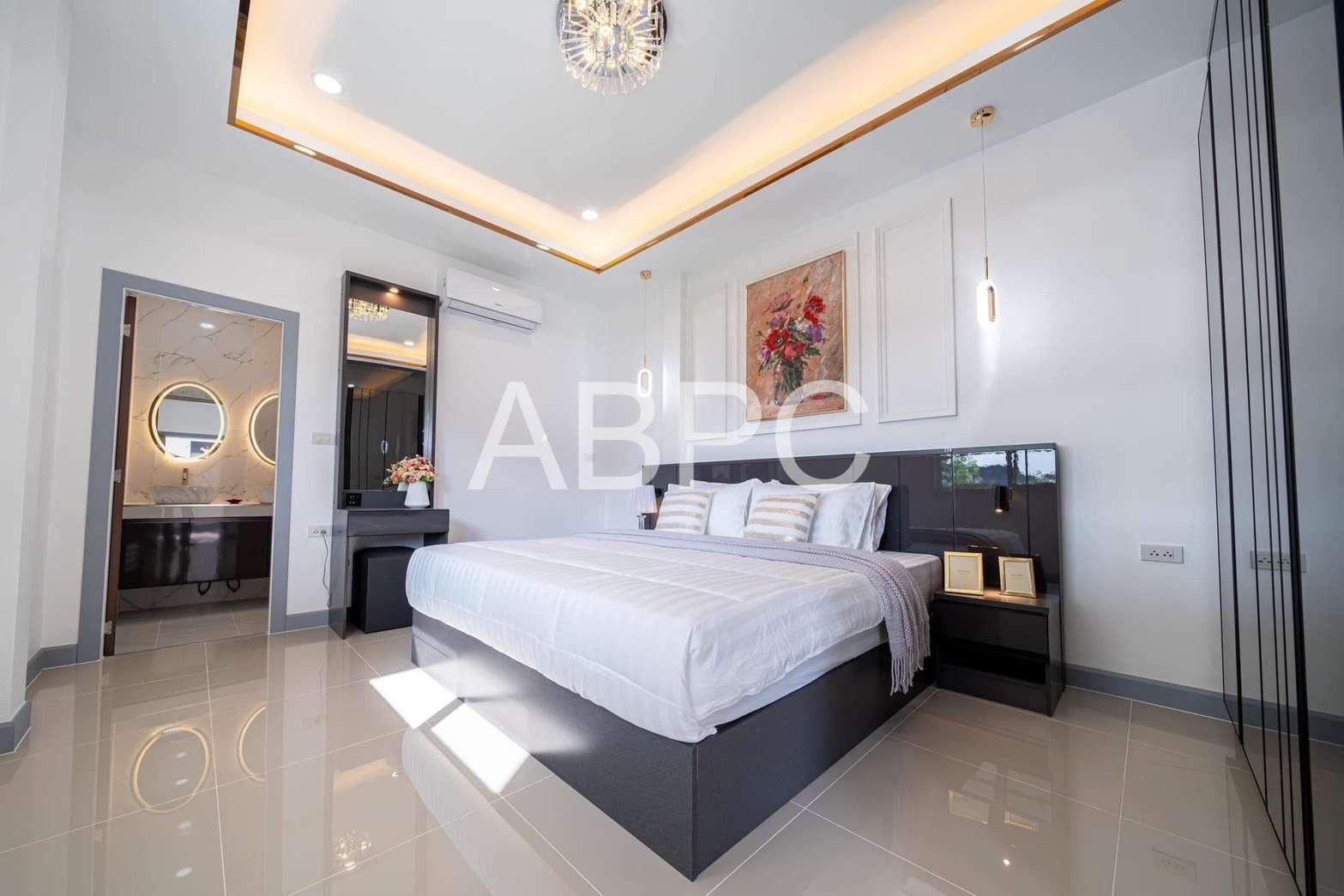 4 Bed Pool Villa in East Pattaya - Natheekarn Park View photo 13