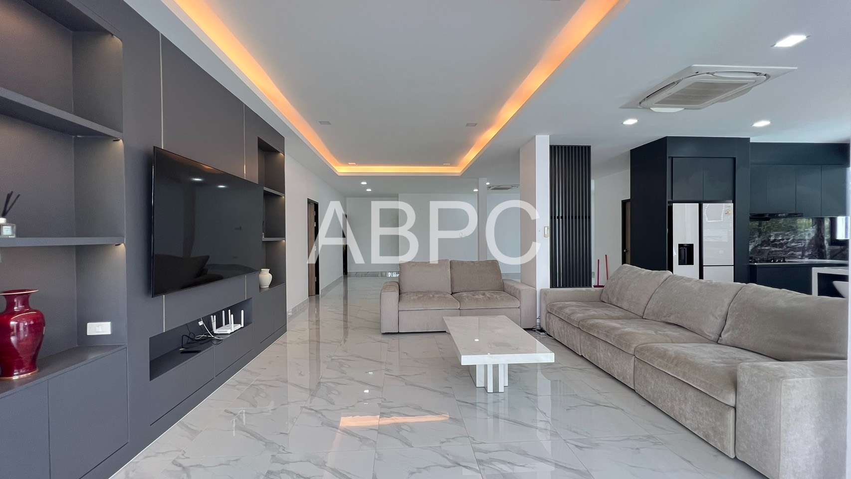 5 Bed Pool Villa in East Pattaya photo 8