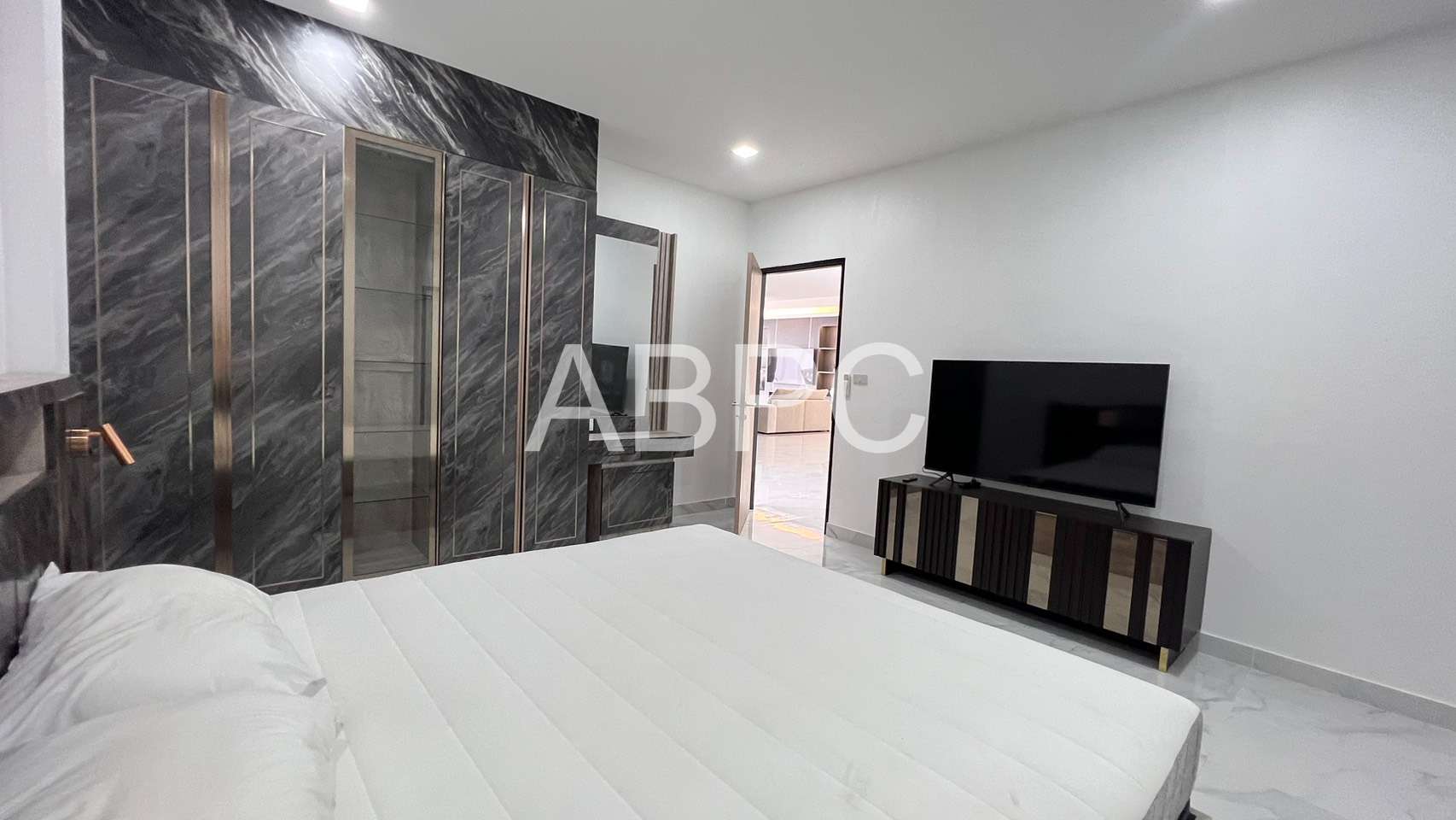 5 Bed Pool Villa in East Pattaya photo 14