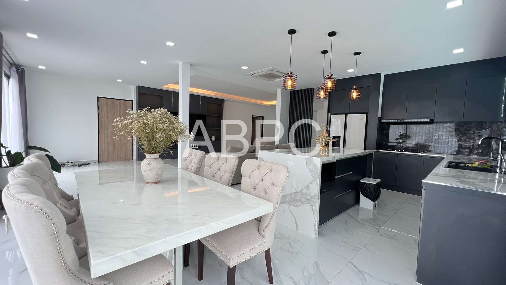 5 Bed Pool Villa in East Pattaya photo 11