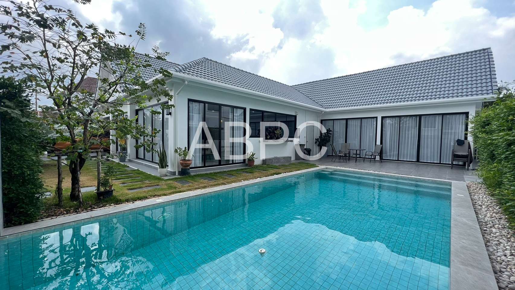 5 Bed Pool Villa in East Pattaya