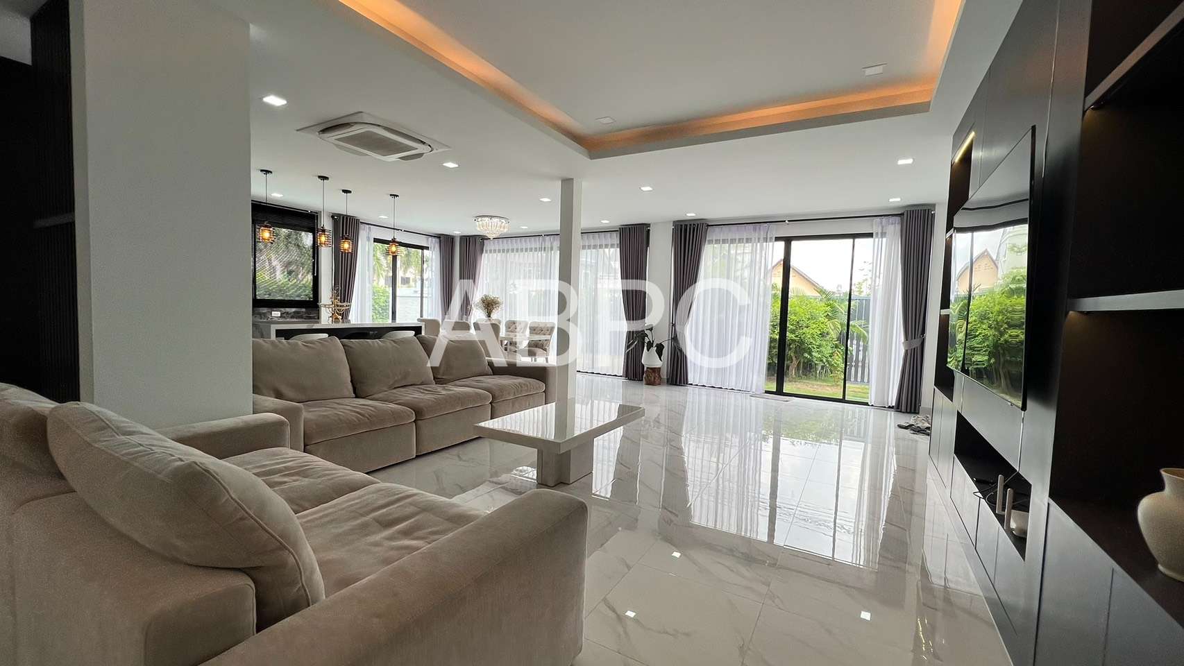 5 Bed Pool Villa in East Pattaya photo 9