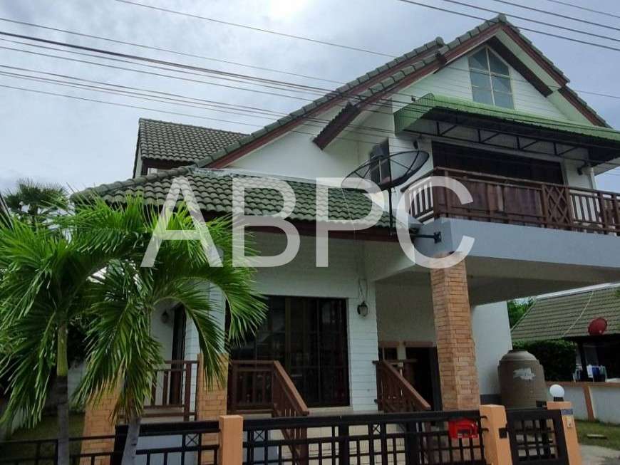 4 Bedrooms 4 Bathrooms in East Pattaya