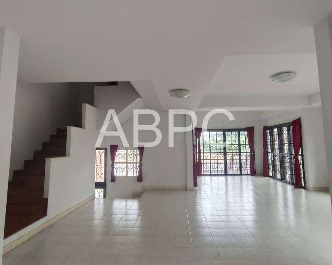 4 Bedrooms 4 Bathrooms in East Pattaya photo 4