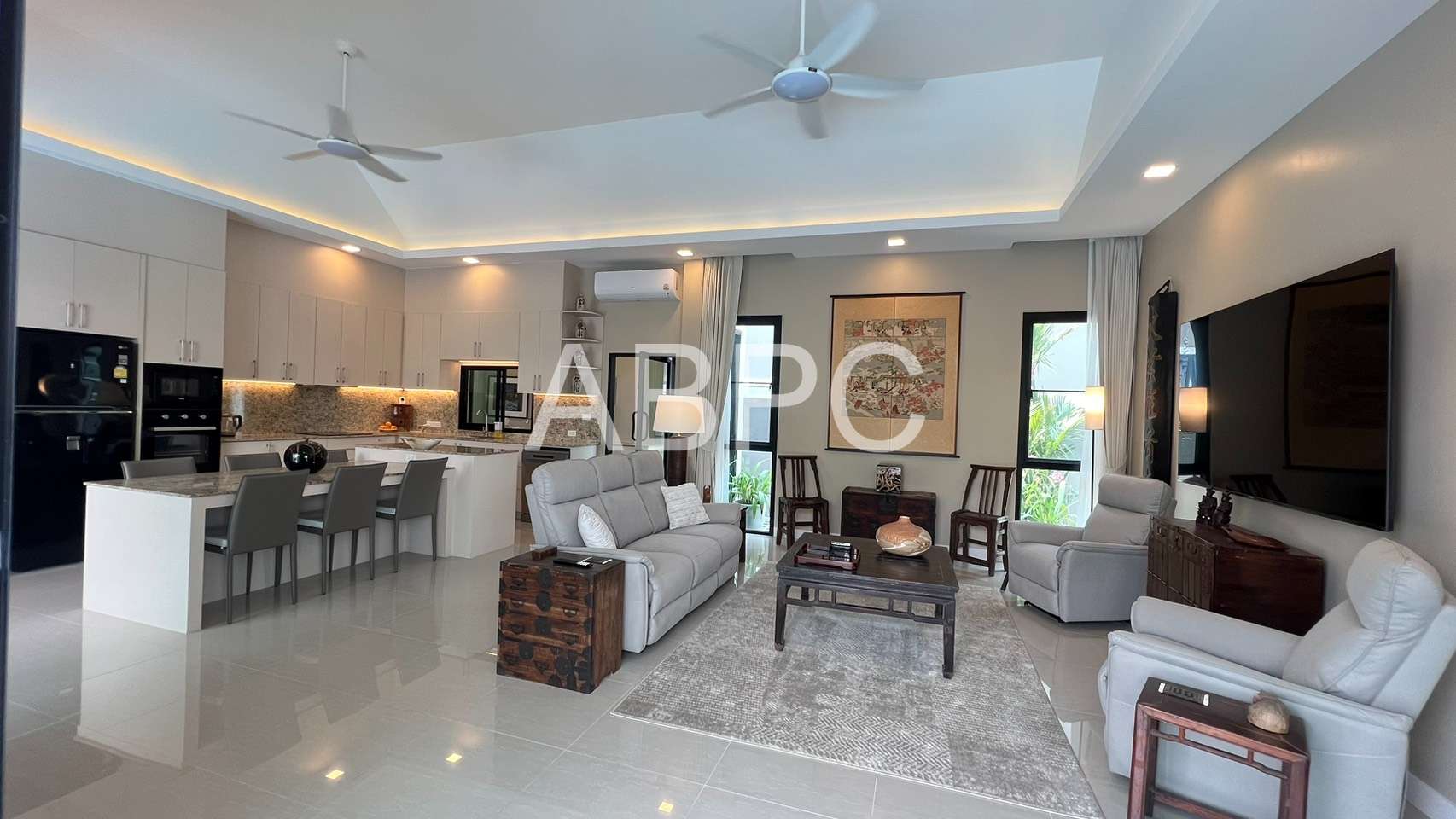 Luxury Pool Villa 4 Bed 5 Bath in East Pattaya photo 10