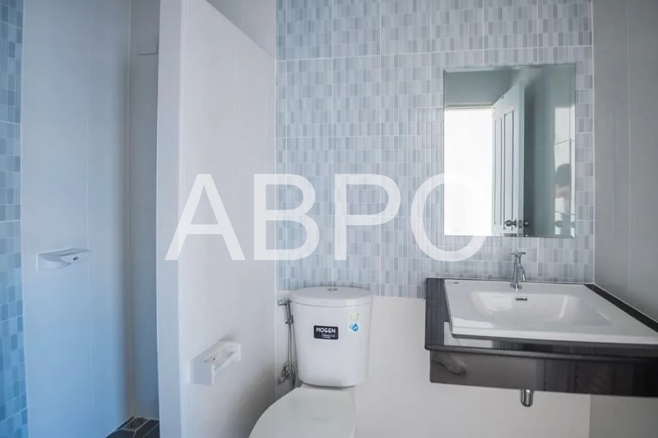 Affordable Brand New 2 Bed 2 Bath Townhouse In East Pattaya photo 2